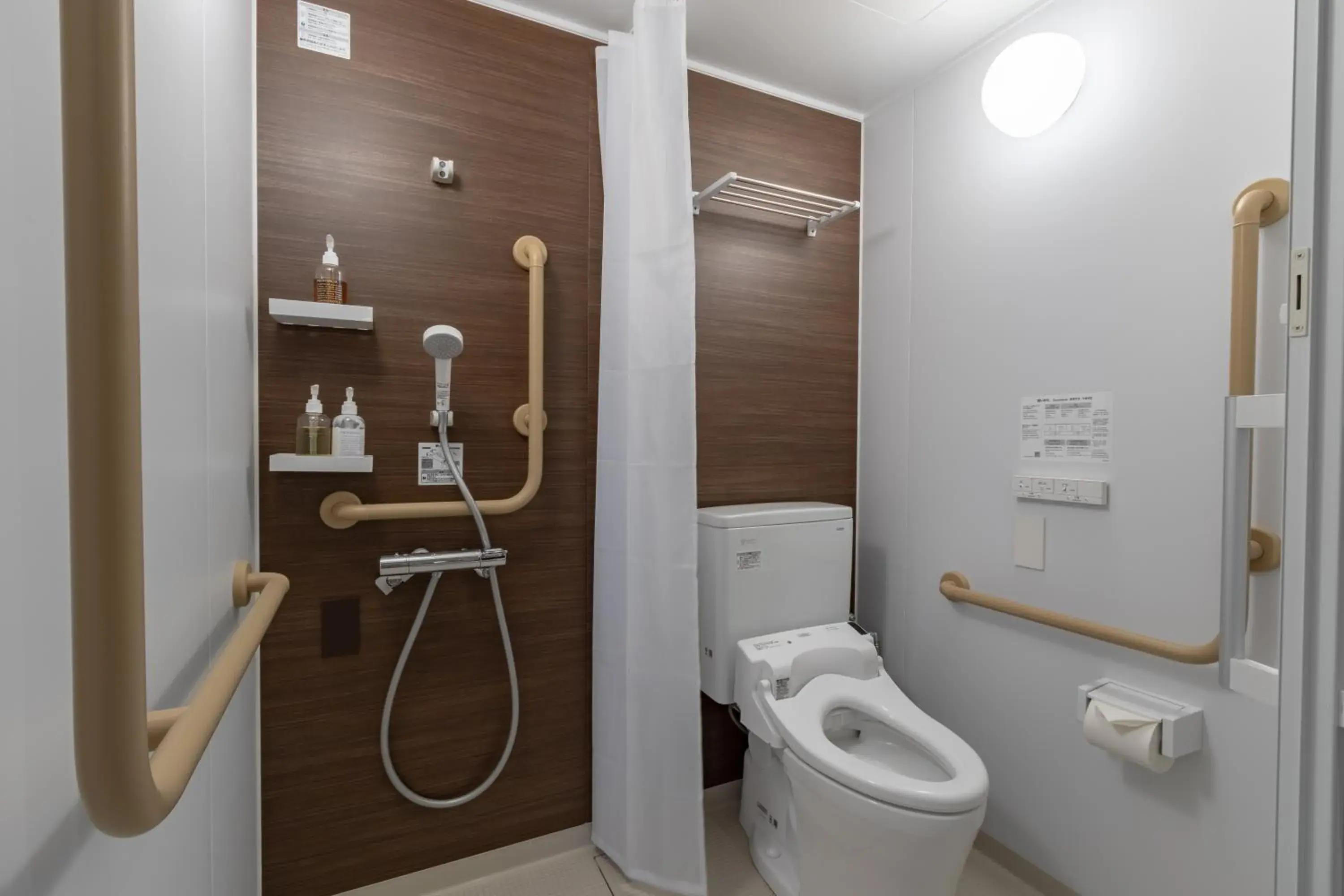 King Room with Roll-In Shower - Disability Access in The Maples Niseko King Room with Roll-In Shower - Disability Access in The Maples Niseko