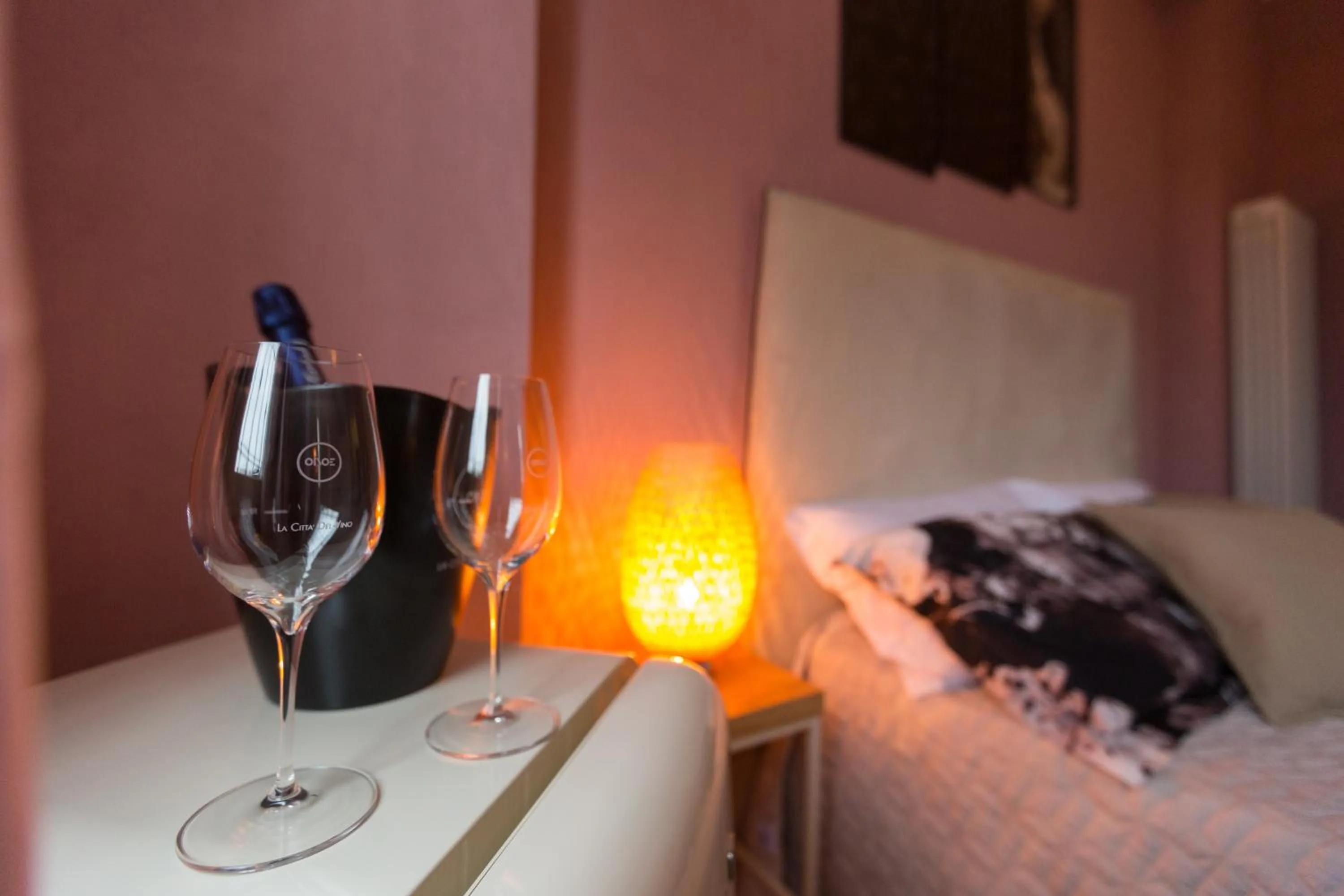 Decorative detail, Bed in Agriturismo Oinoe