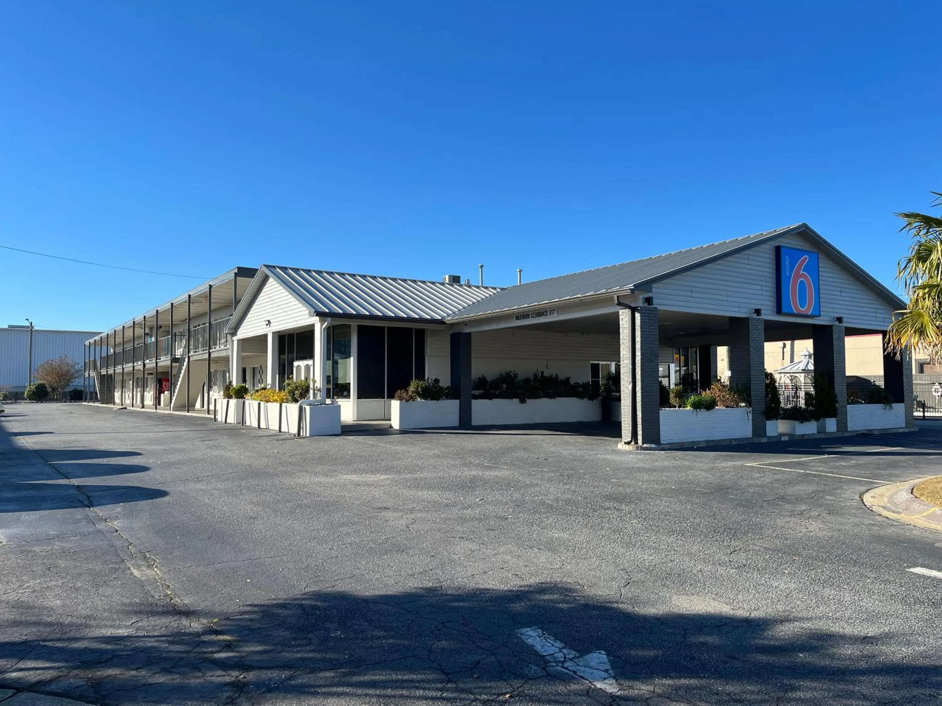 Property building in Motel 6 Greenville, NC ECU Medical Center