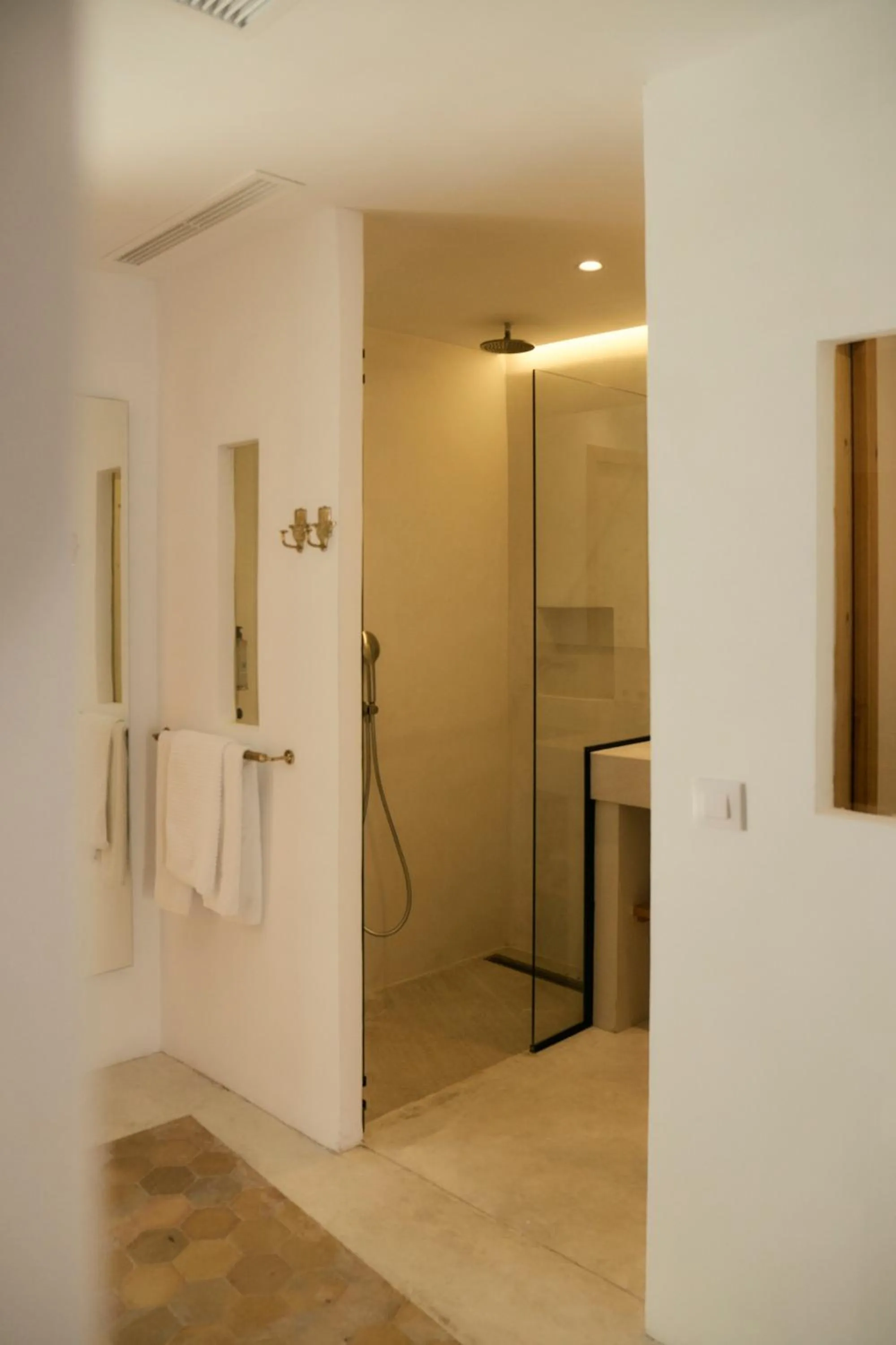 Shower in Hotel Forn Nou