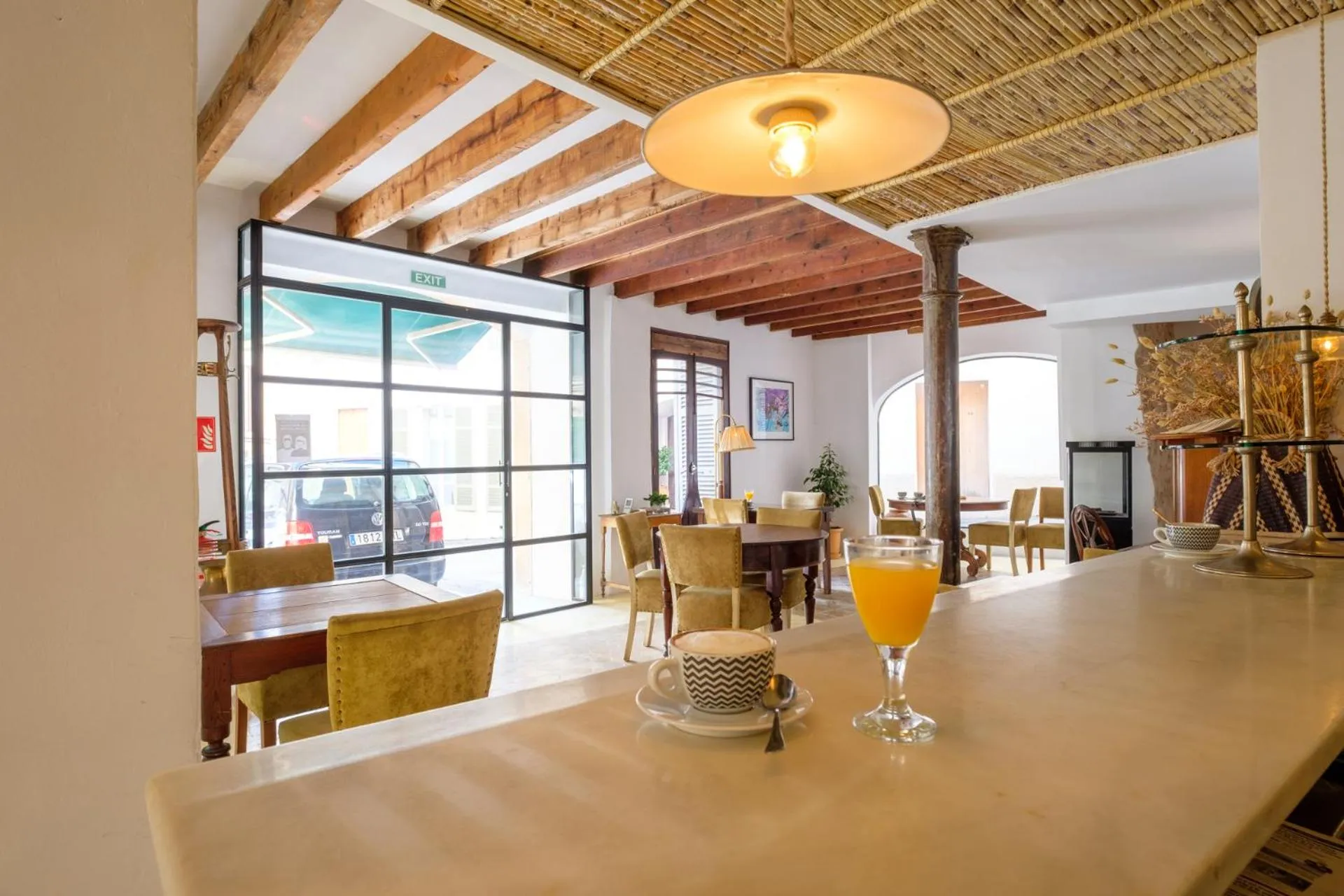 Restaurant/places to eat in Hotel Forn Nou