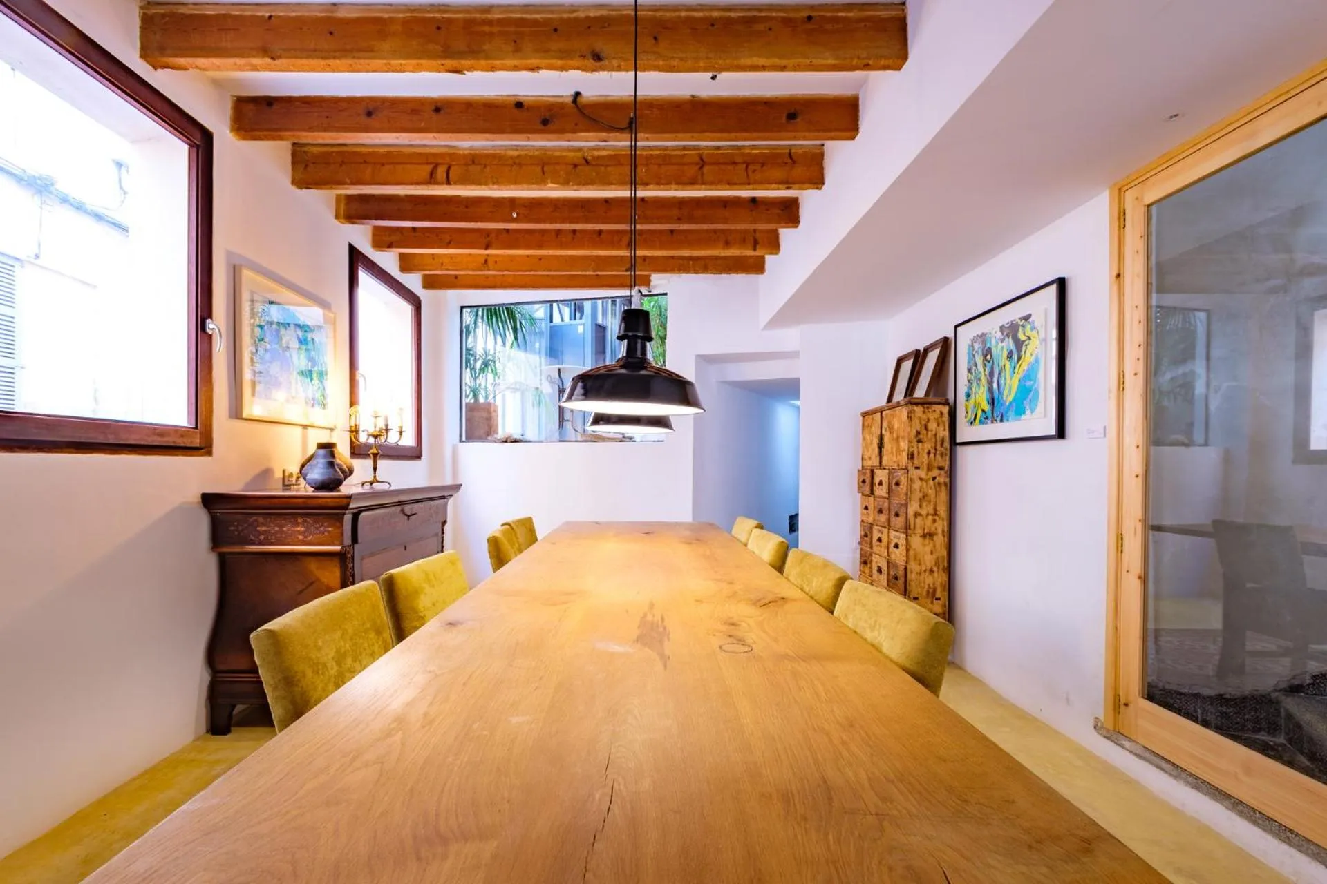 Restaurant/places to eat in Hotel Forn Nou