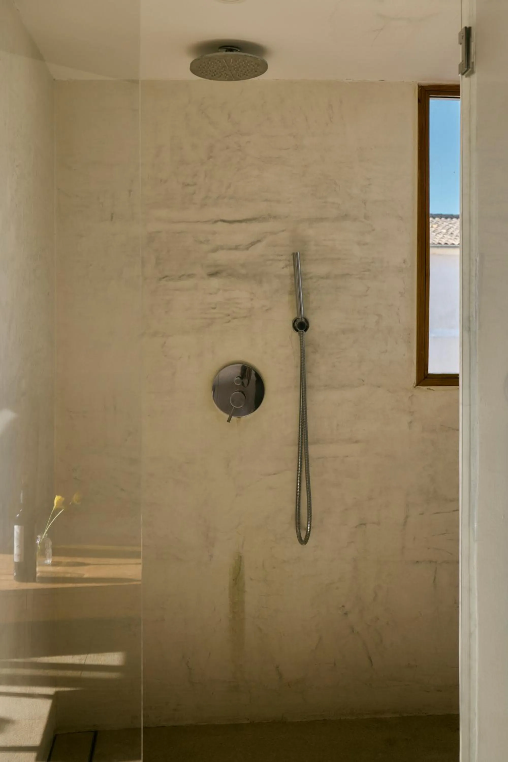 Shower in Hotel Forn Nou