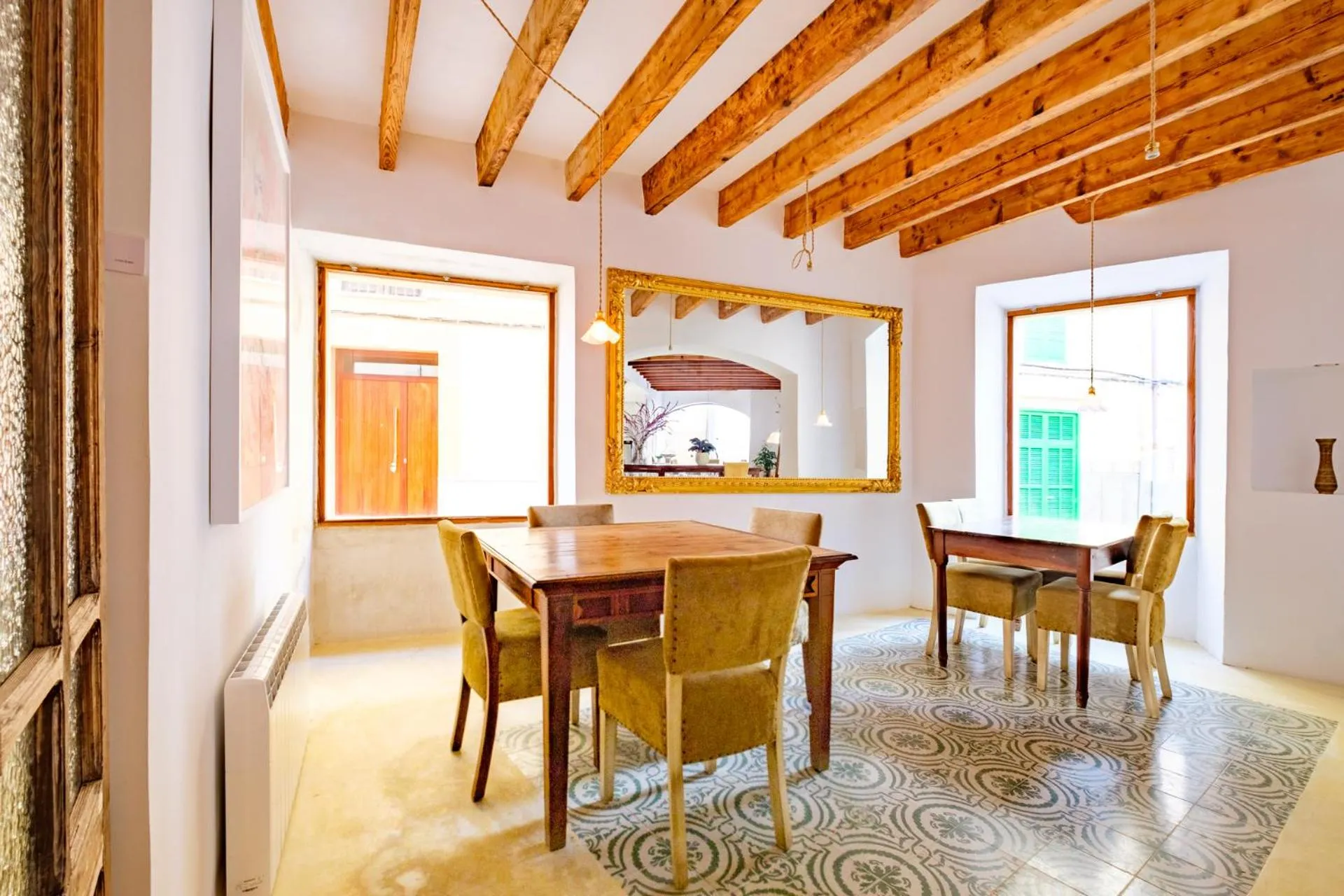 Restaurant/places to eat in Hotel Forn Nou