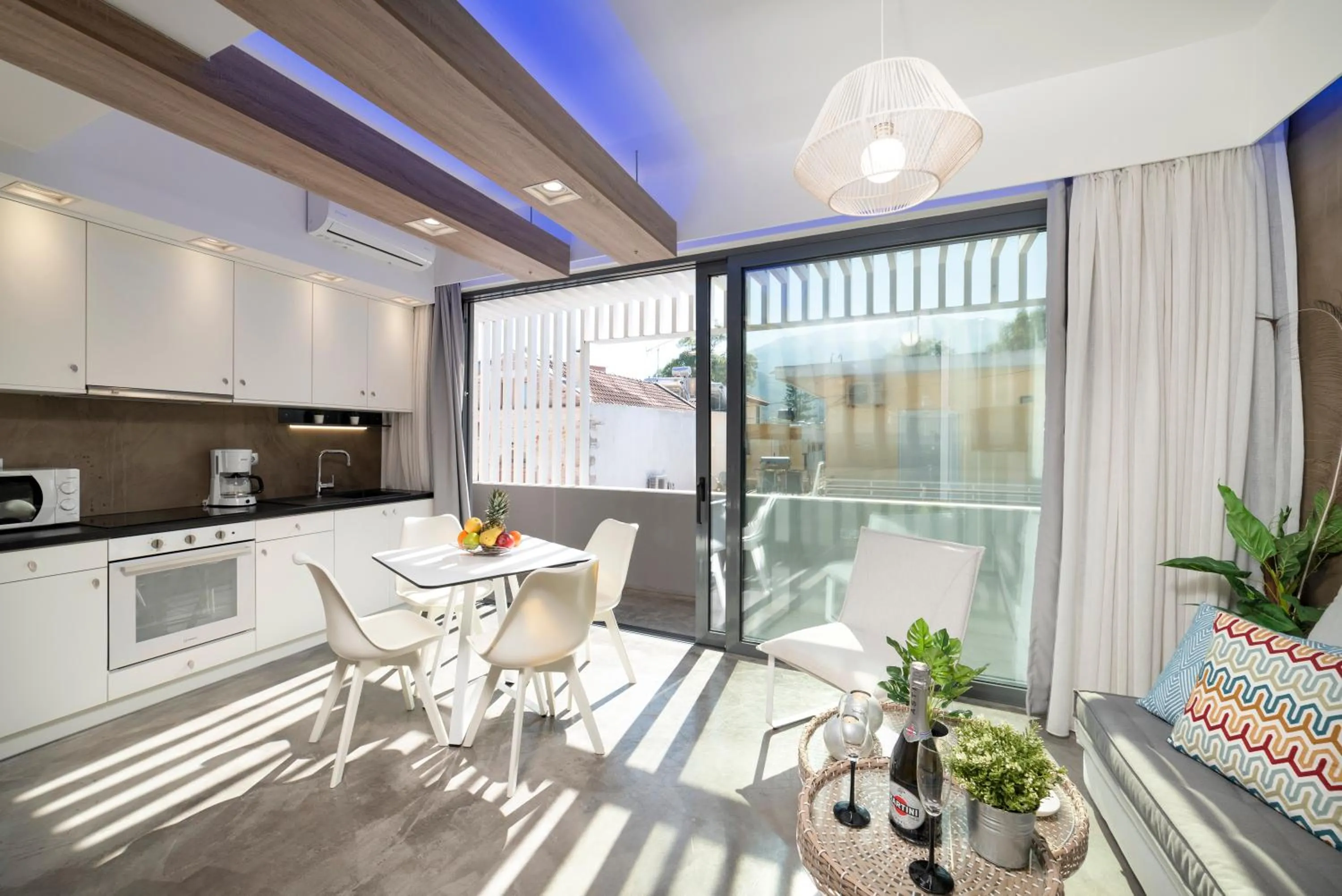 Deluxe Apartment in Erasmia Beachside Suites