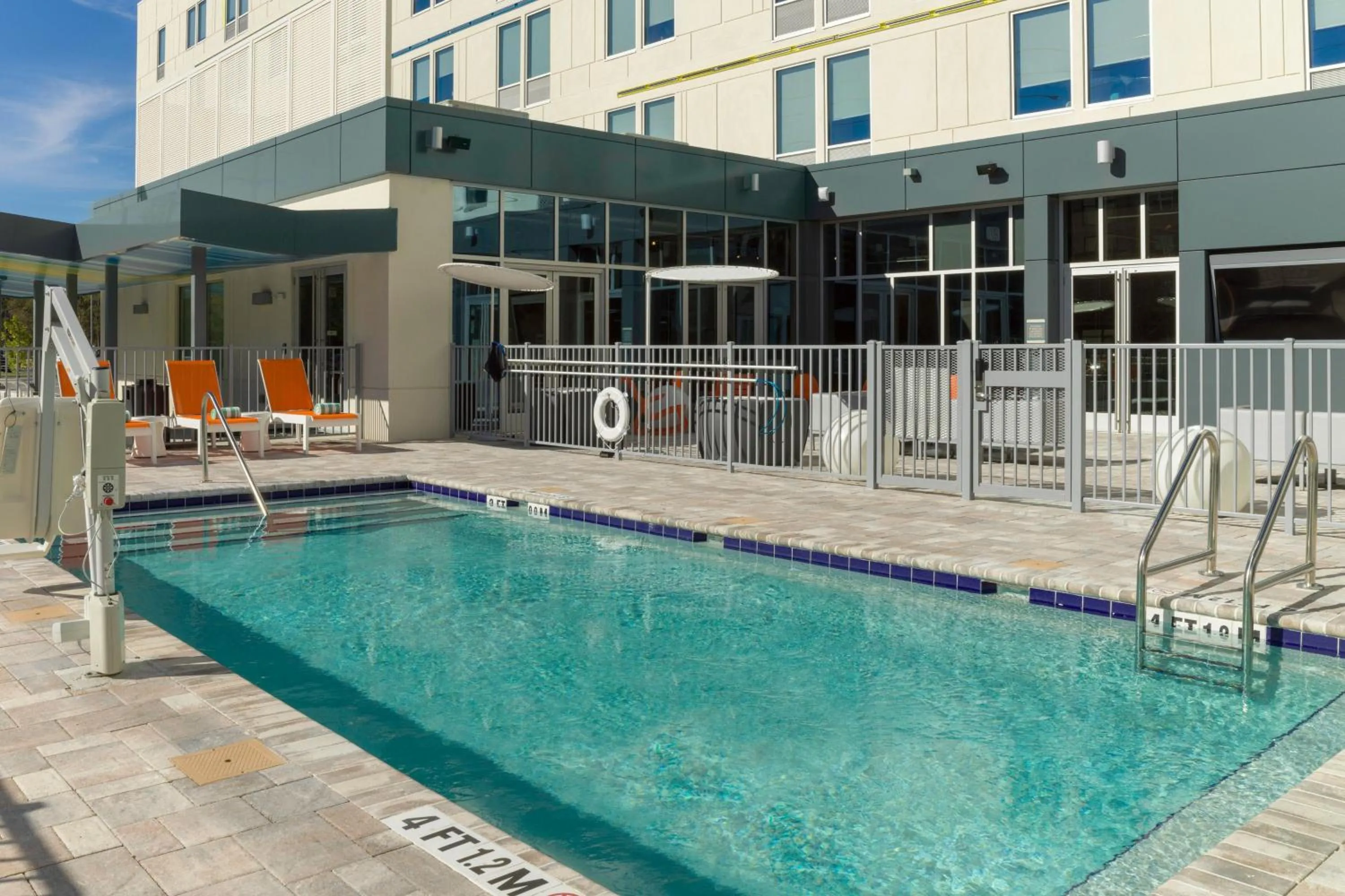Swimming pool in Aloft Gainesville University Area