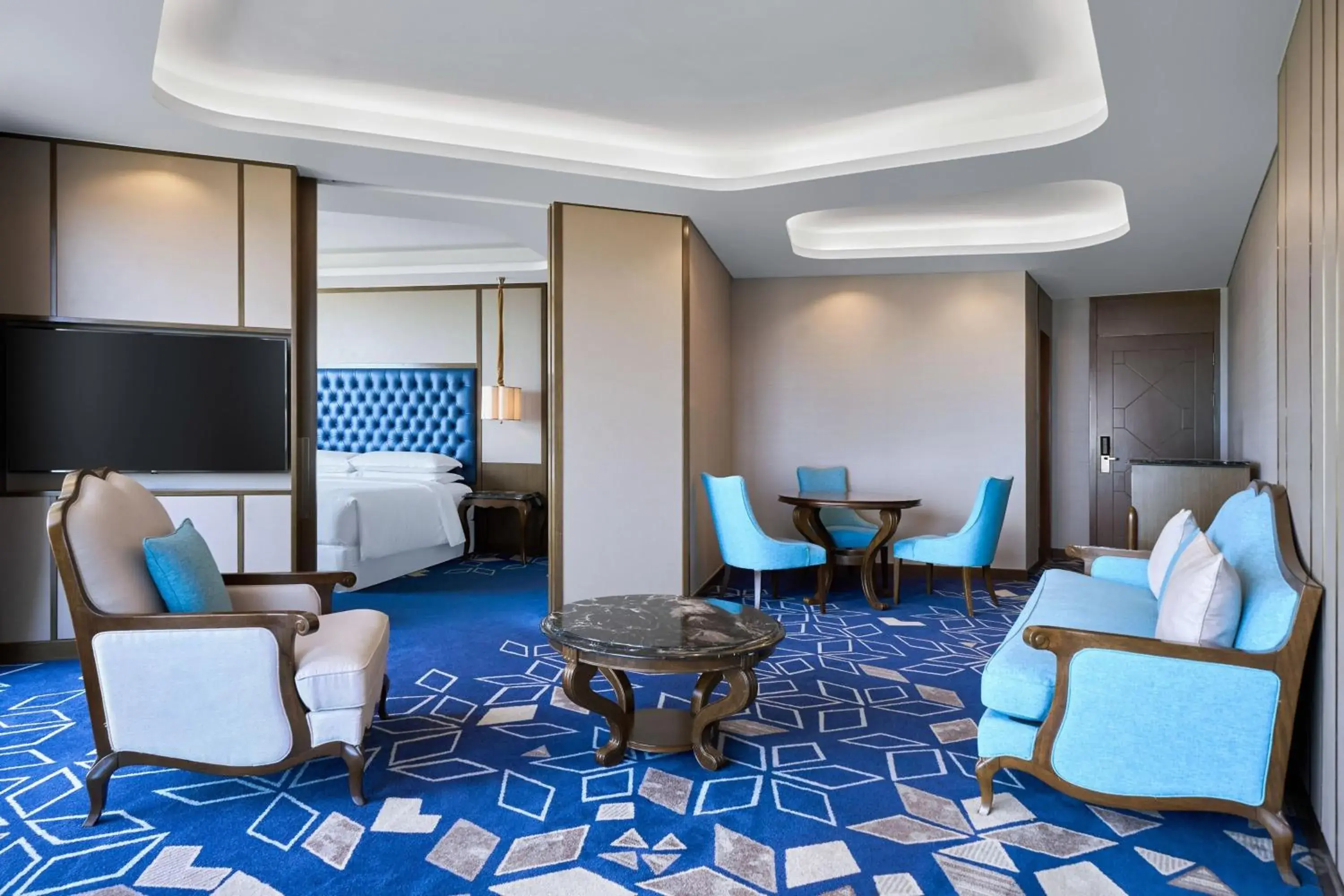 Premium Corner Suite, 1 bedroom Suite, 1 King, Ocean View, High Floor, Balcony in Four Points by Sheraton Danang Premium Corner Suite, 1 bedroom Suite, 1 King, Ocean View, High Floor, Balcony in Four Points by Sheraton Danang