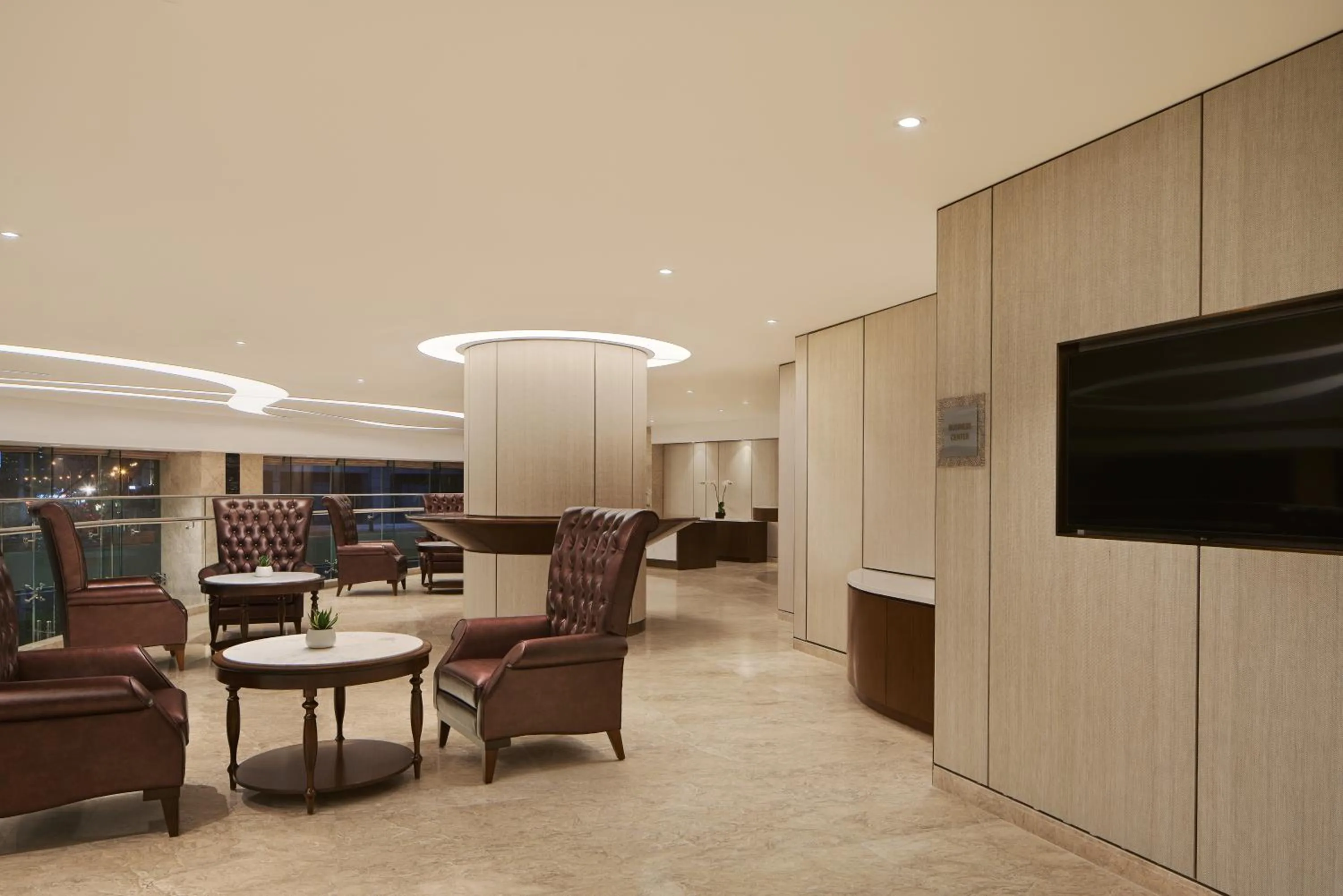 On-site shops in Four Points by Sheraton Danang