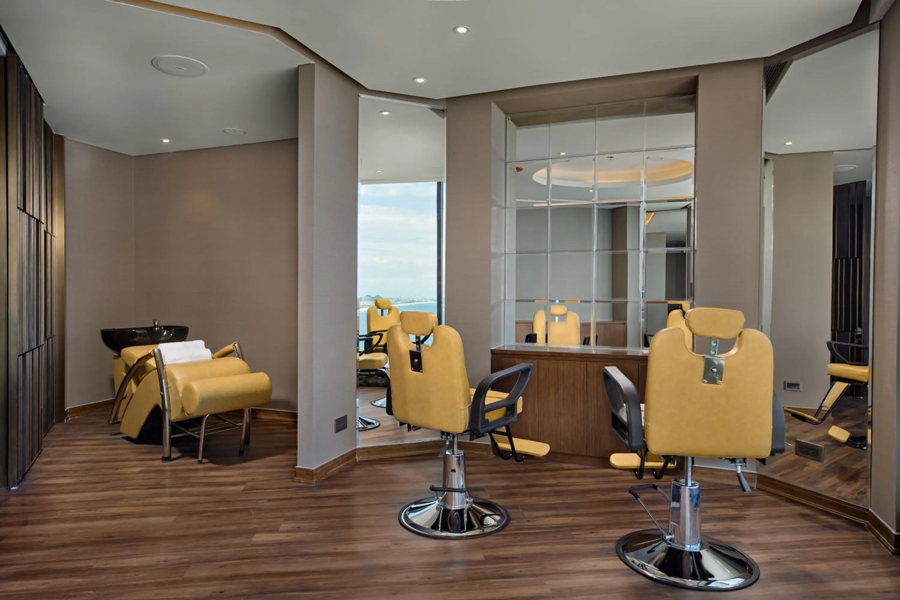 Fitness centre/facilities in Four Points by Sheraton Danang