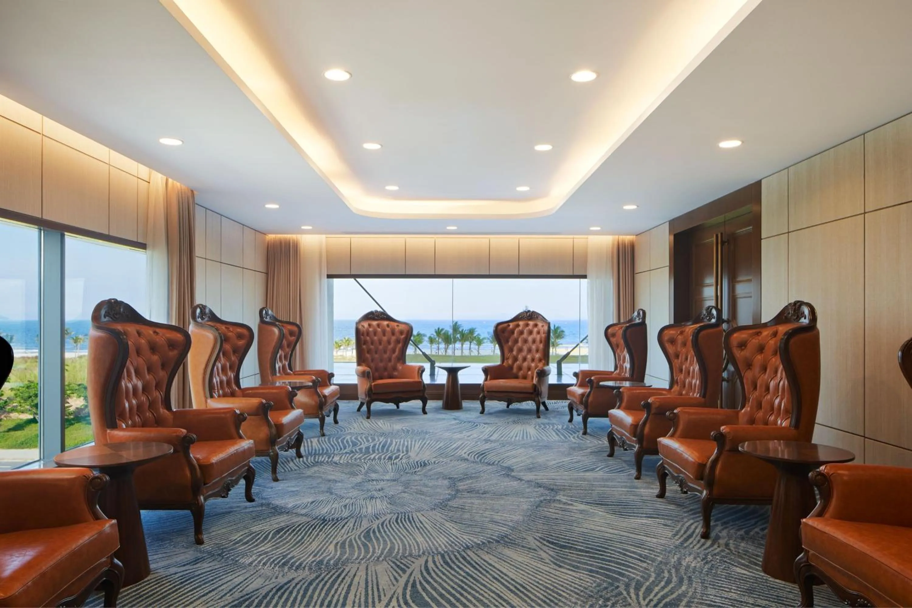 Meeting/conference room in Four Points by Sheraton Danang