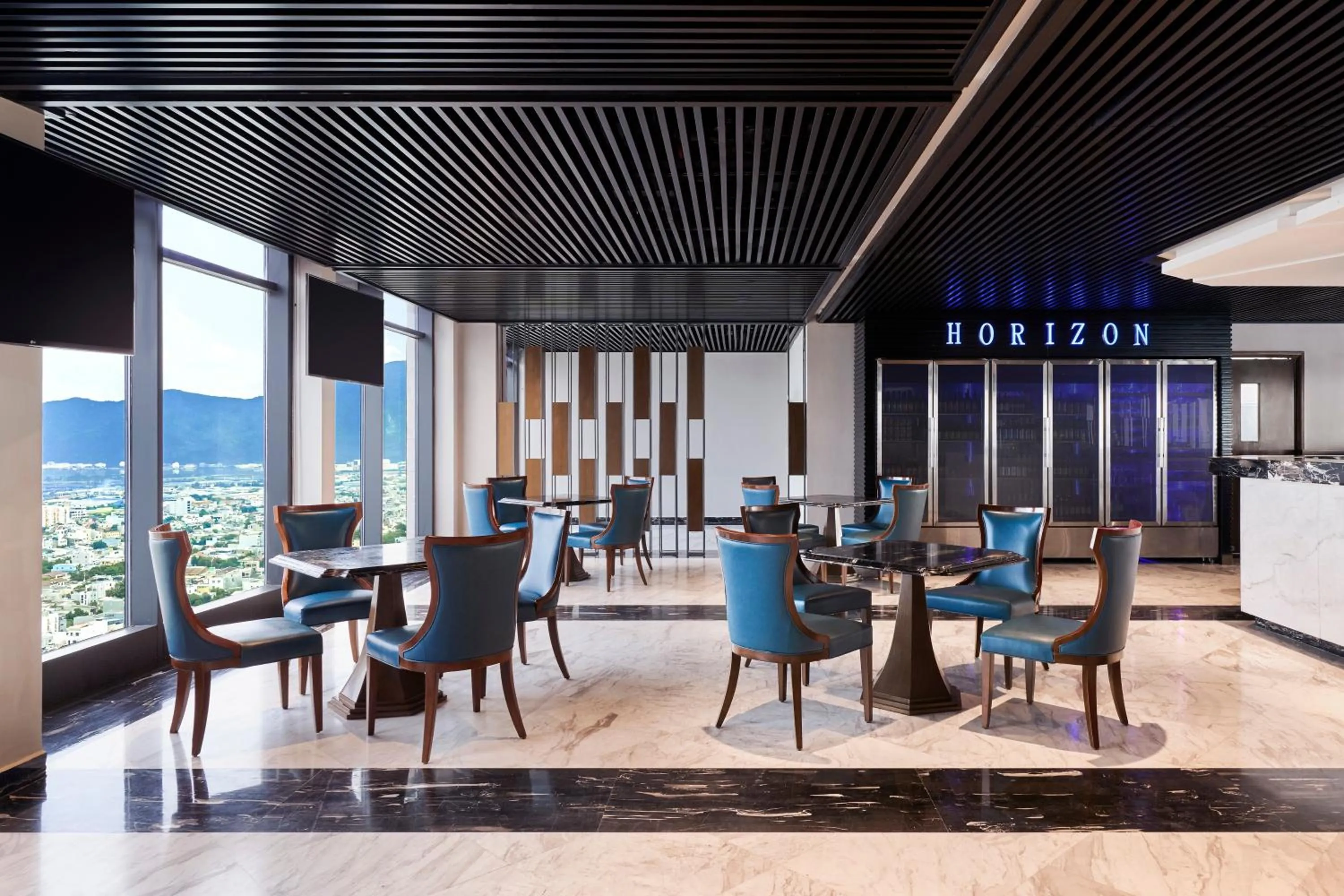 Restaurant/places to eat in Four Points by Sheraton Danang