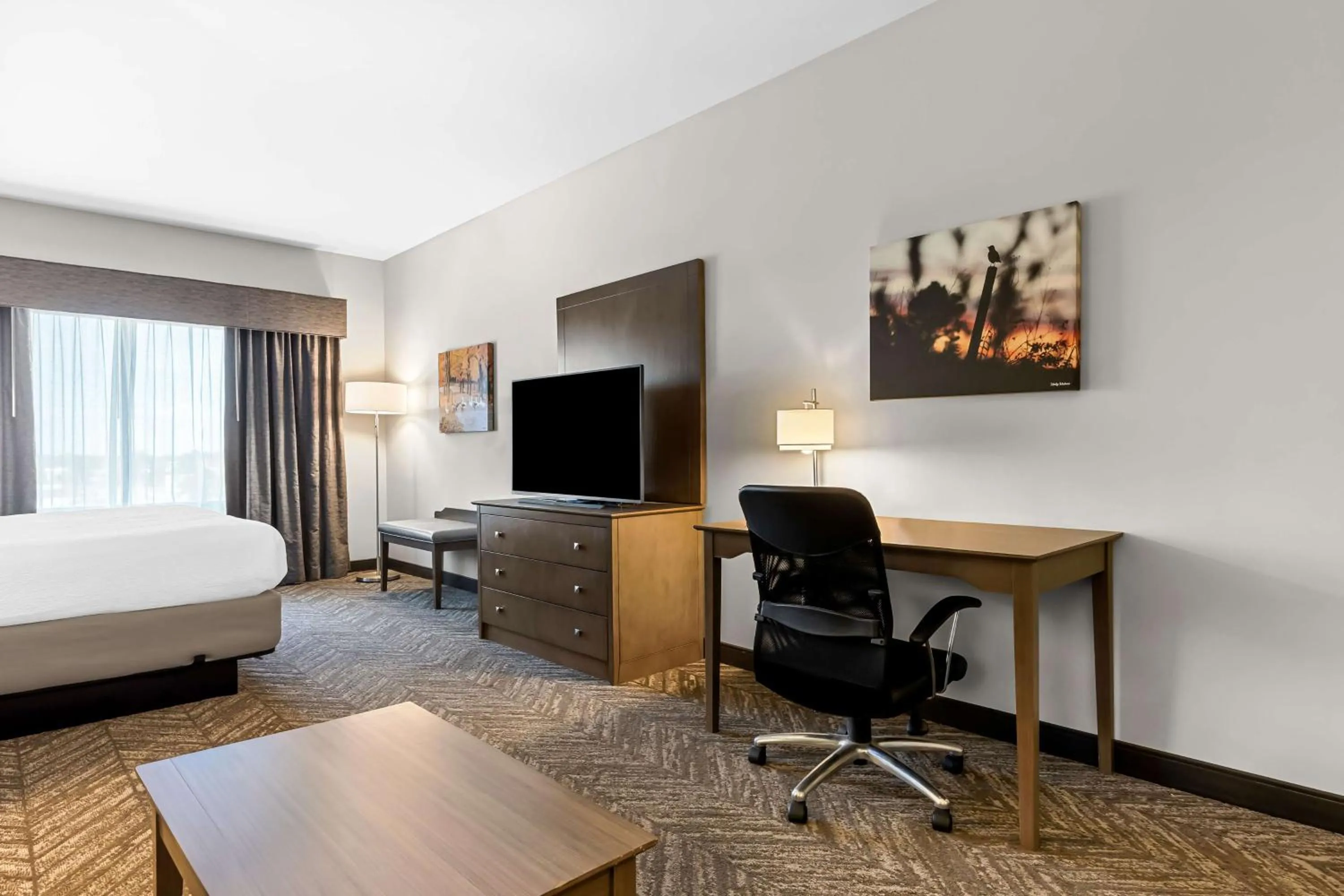 Bedroom, Bed in Best Western Plus Bolivar Hotel & Suites