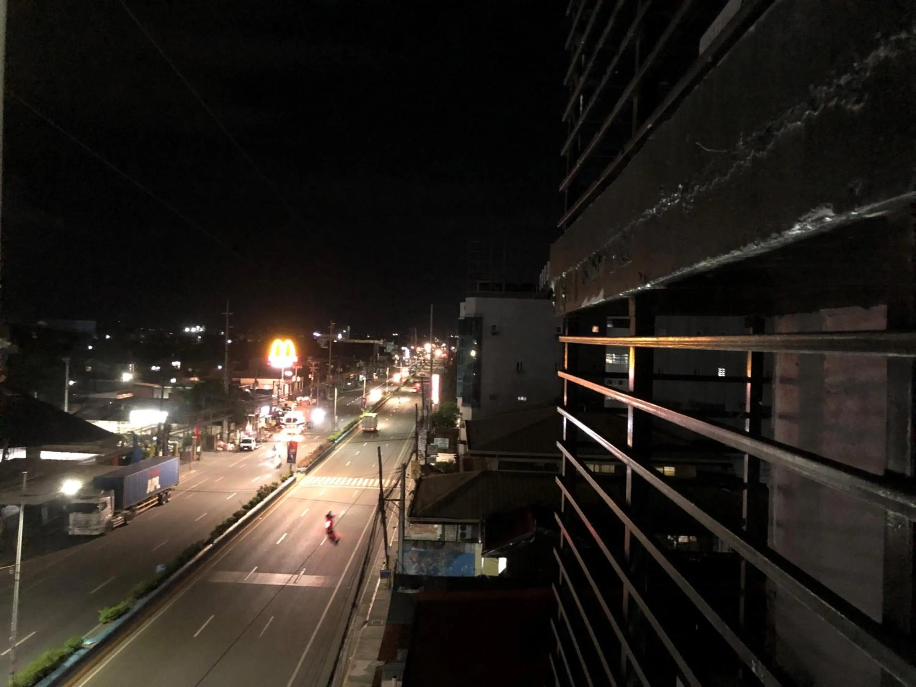 Street view in Sempre Premier Inn - MACTAN AIRPORT HOTEL