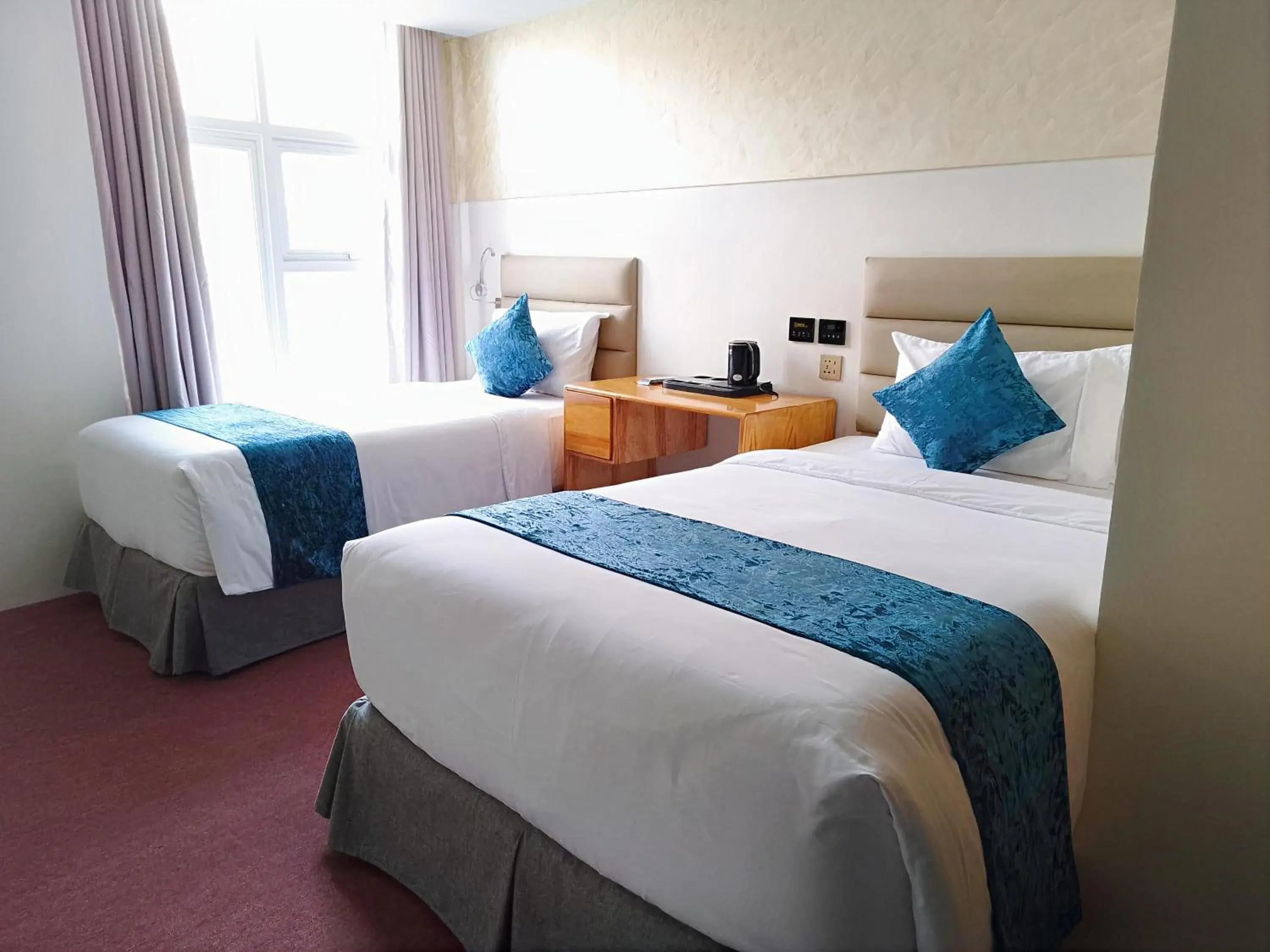 Deluxe Double or Twin Room with Free Airport Transfer in Sempre Premier Inn - MACTAN AIRPORT HOTEL Deluxe Double or Twin Room with Free Airport Transfer in Sempre Premier Inn - MACTAN AIRPORT HOTEL