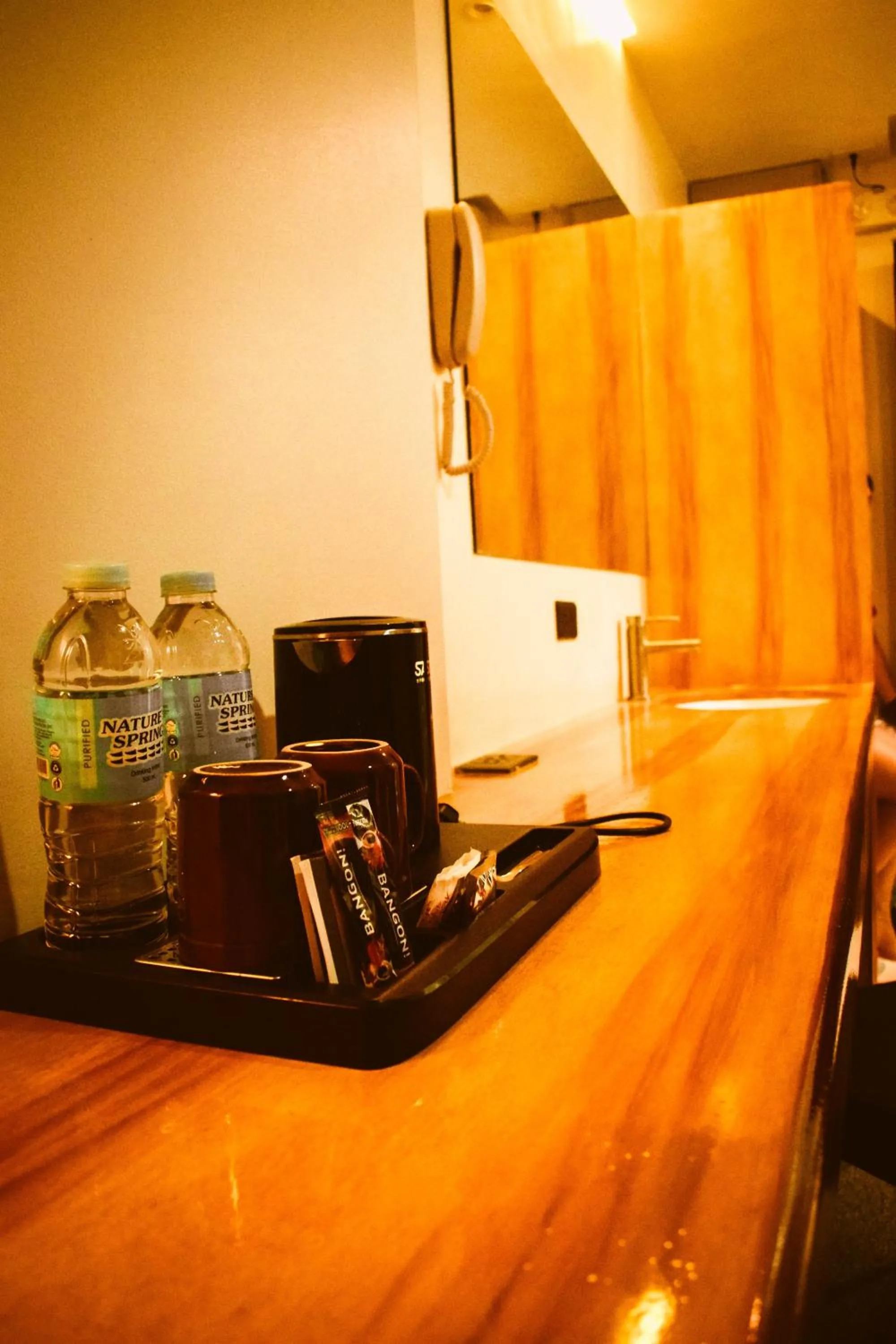 TV and multimedia in Sempre Premier Inn - MACTAN AIRPORT HOTEL