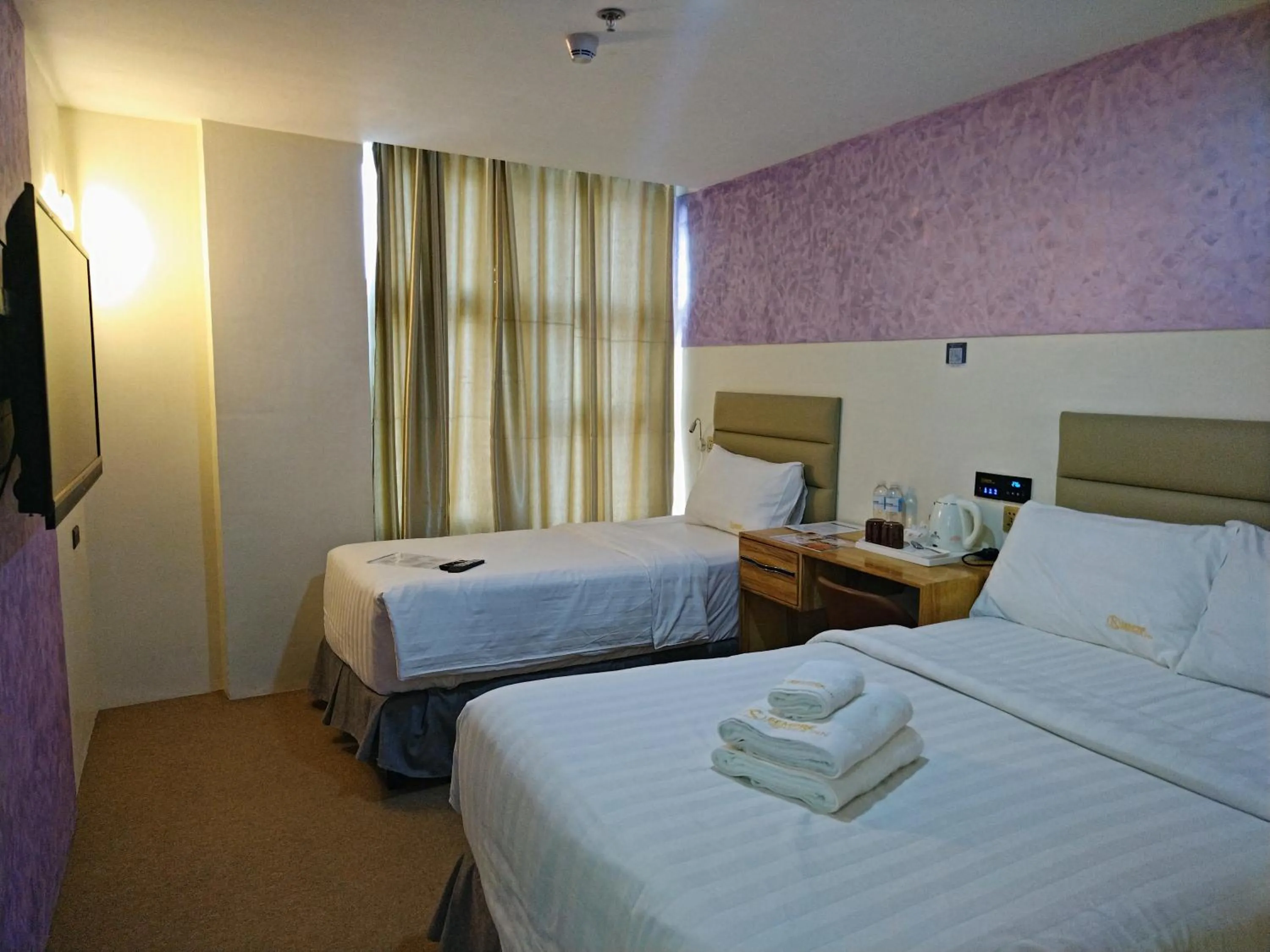 Bedroom, Bed in Sempre Premier Inn - MACTAN AIRPORT HOTEL