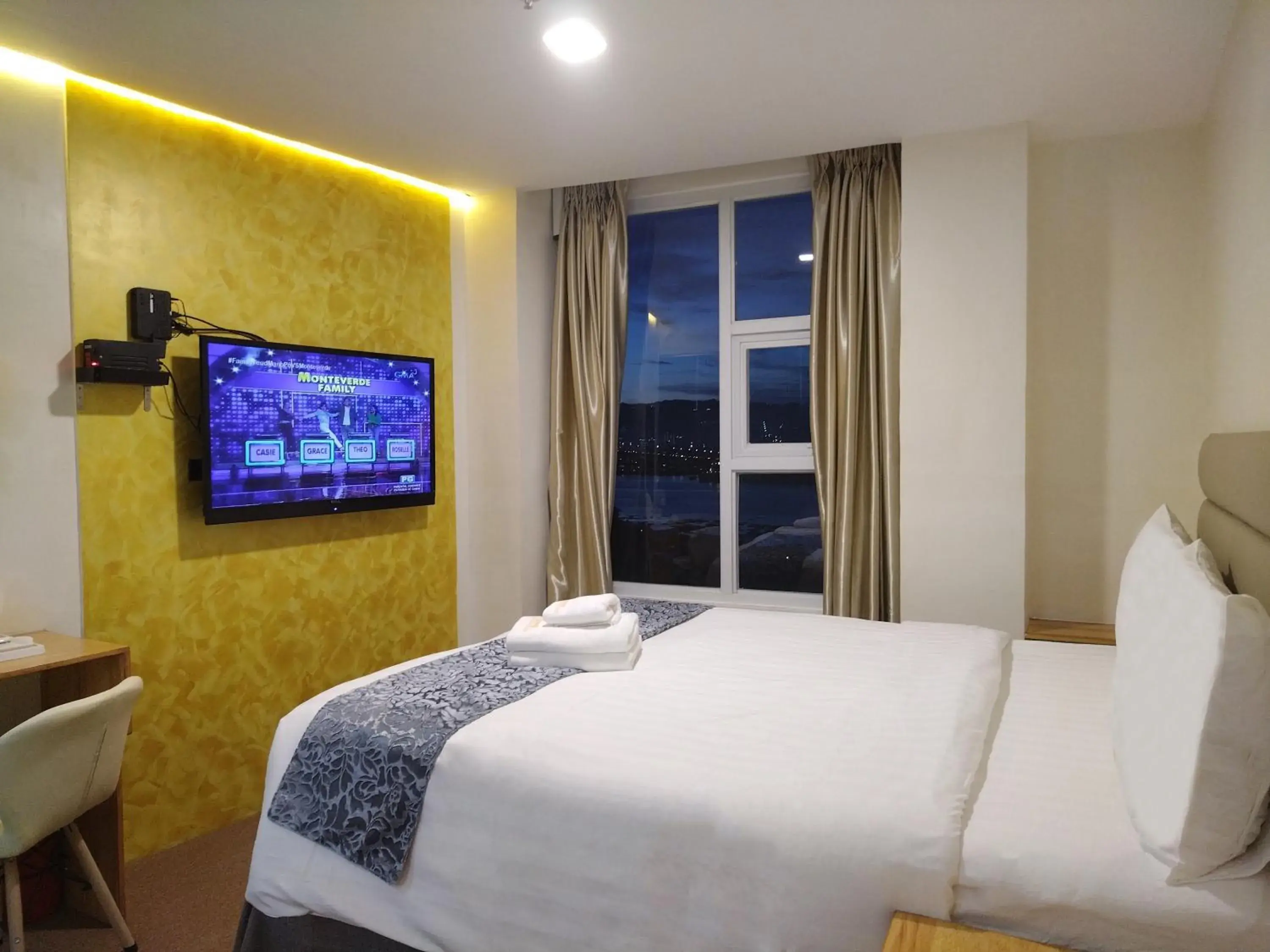 Premier Deluxe Queen Room with Free Airport Transfer in Sempre Premier Inn - MACTAN AIRPORT HOTEL Premier Deluxe Queen Room with Free Airport Transfer in Sempre Premier Inn - MACTAN AIRPORT HOTEL