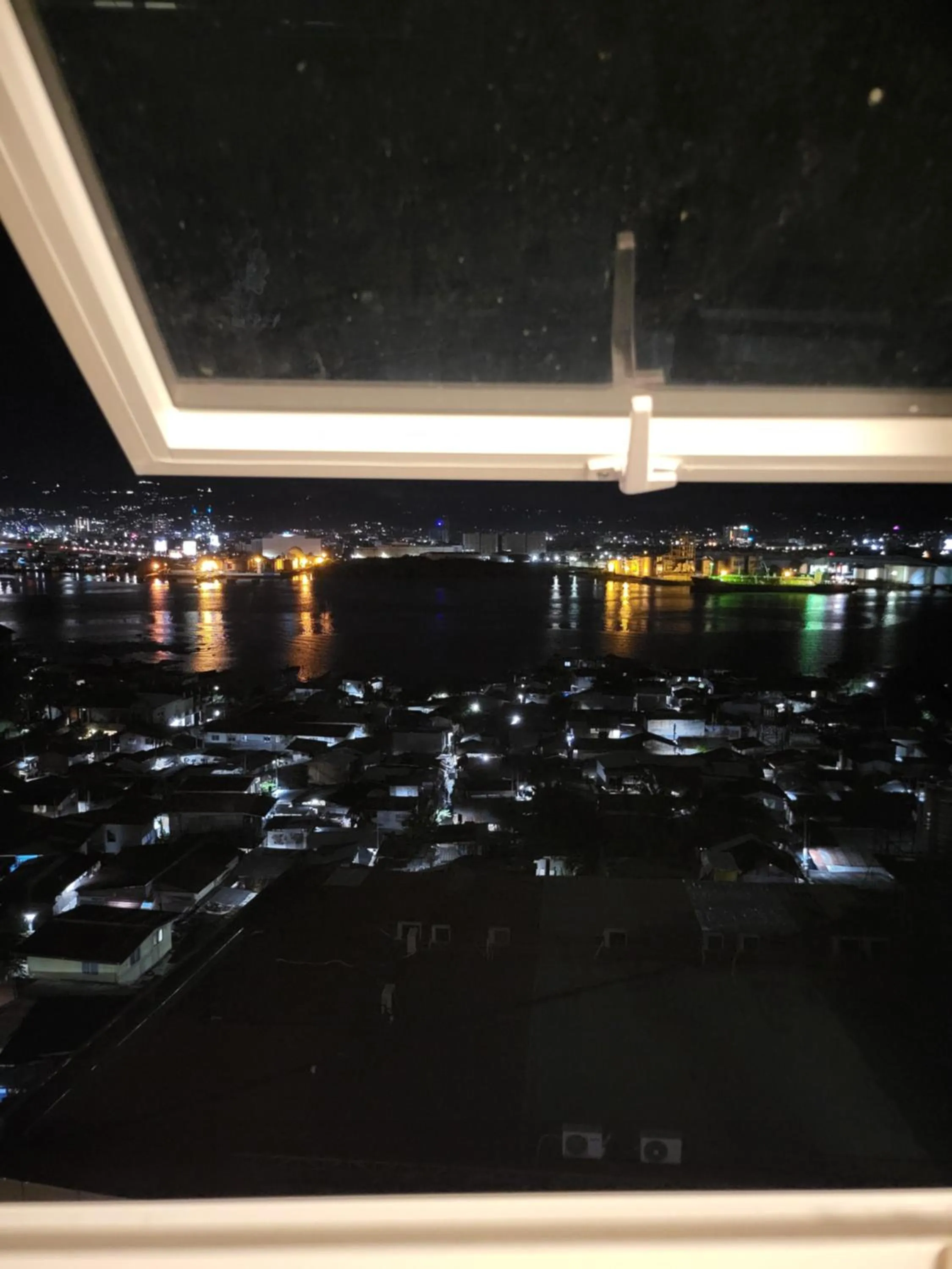 River view in Sempre Premier Inn - MACTAN AIRPORT HOTEL