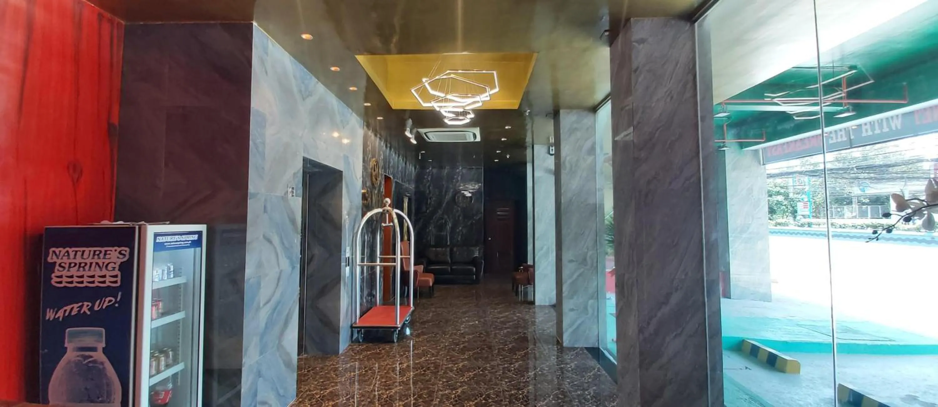 Facade/entrance in Sempre Premier Inn - MACTAN AIRPORT HOTEL