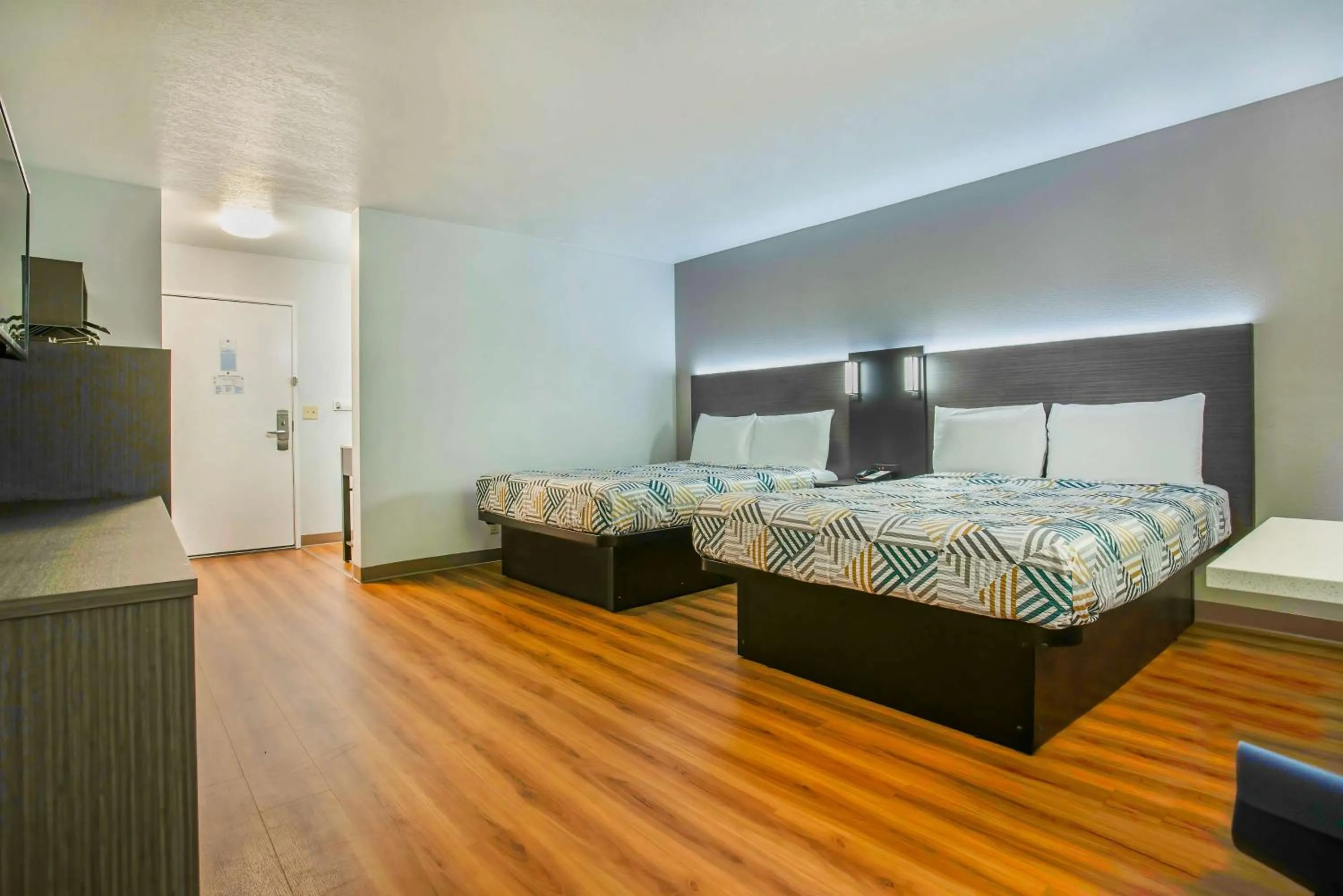 Bedroom, Bed in Motel 6-Gresham, OR - Portland