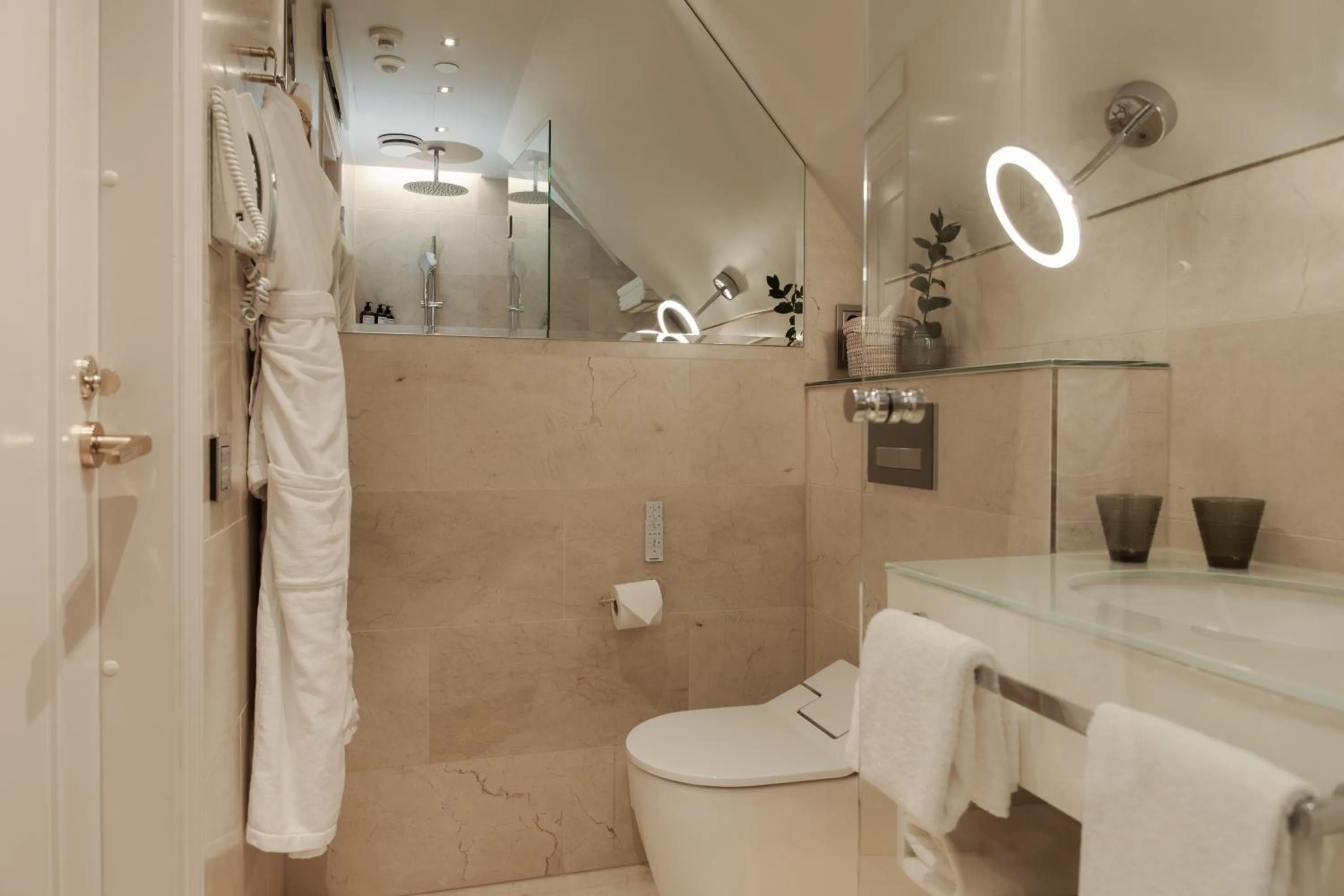 Bathroom in Hotel St. George Helsinki