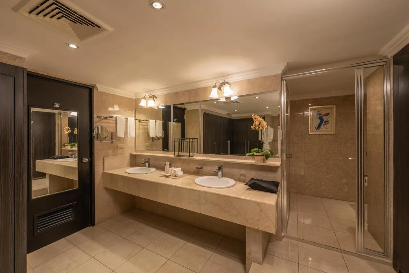 Bathroom in Hotel El Panama by Faranda Grand, a member of Radisson Individuals
