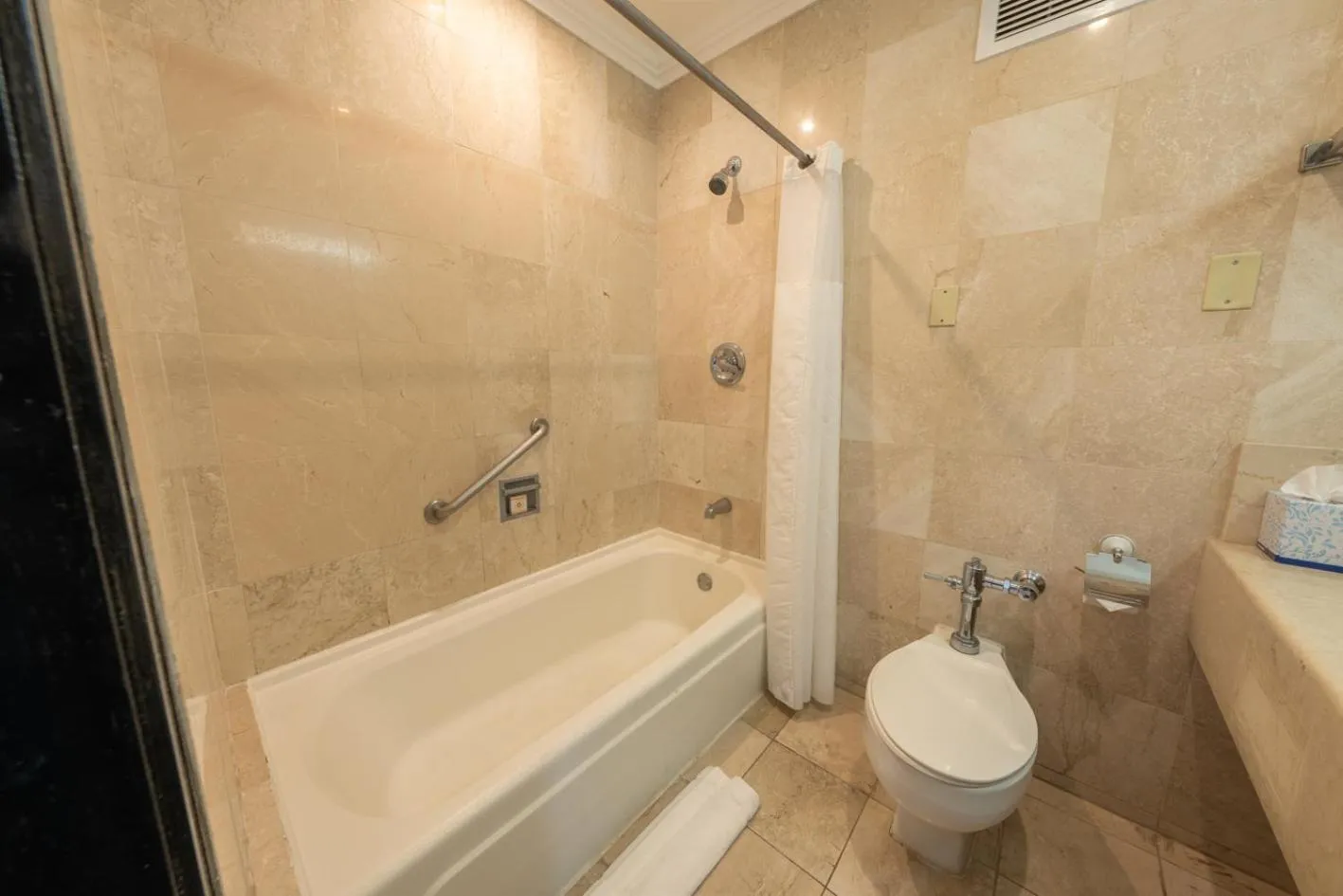 Shower in Hotel El Panama by Faranda Grand, a member of Radisson Individuals