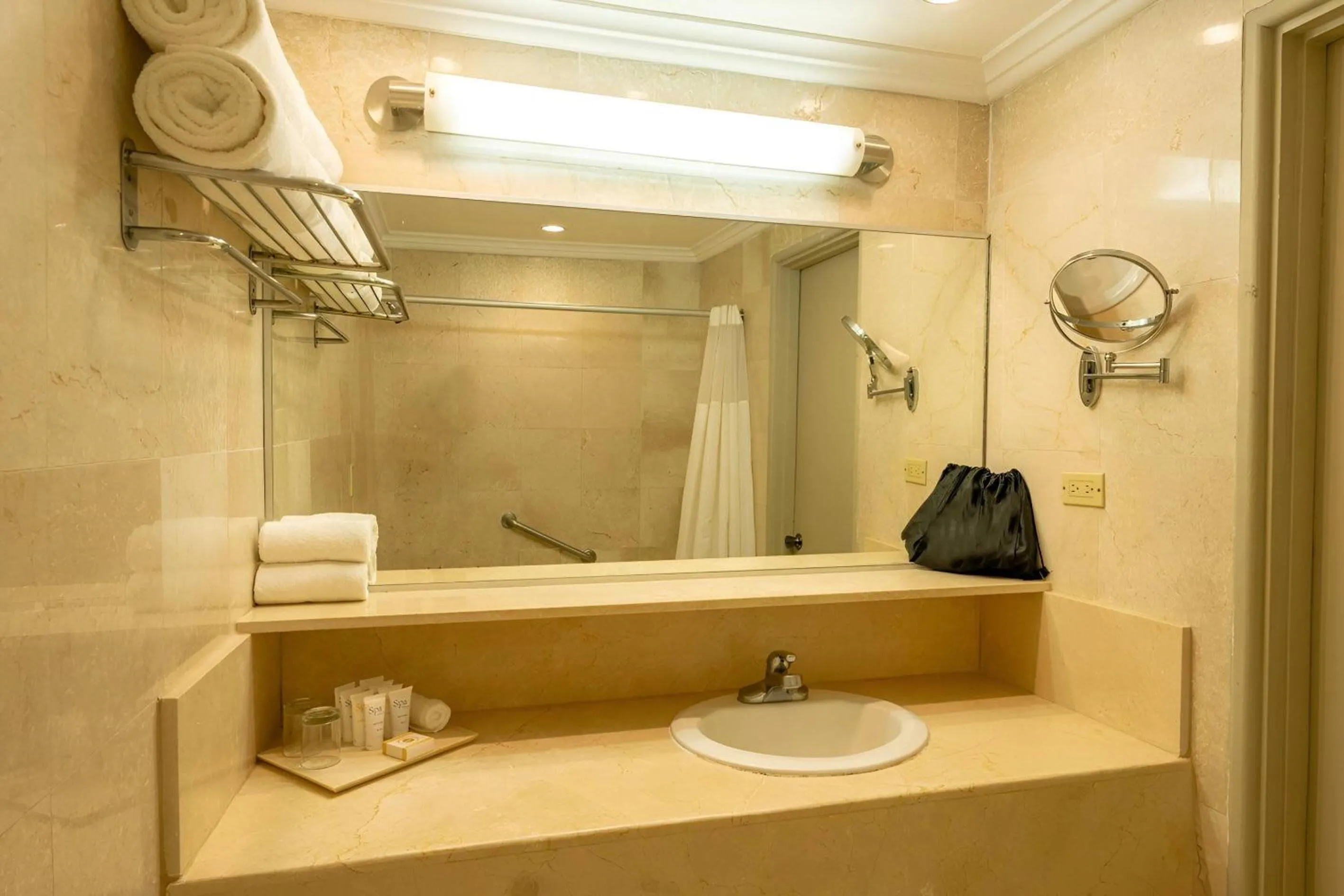 Bedroom in Hotel El Panama by Faranda Grand, a member of Radisson Individuals