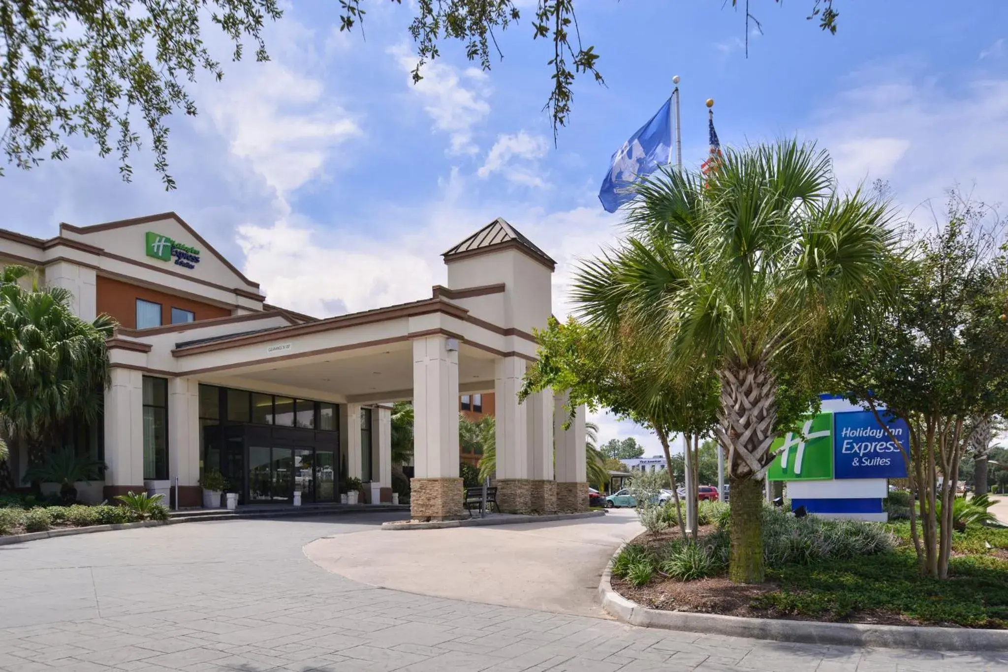 Property building in Holiday Inn Express and Suites New Orleans Airport by IHG Property building in Holiday Inn Express and Suites New Orleans Airport by IHG