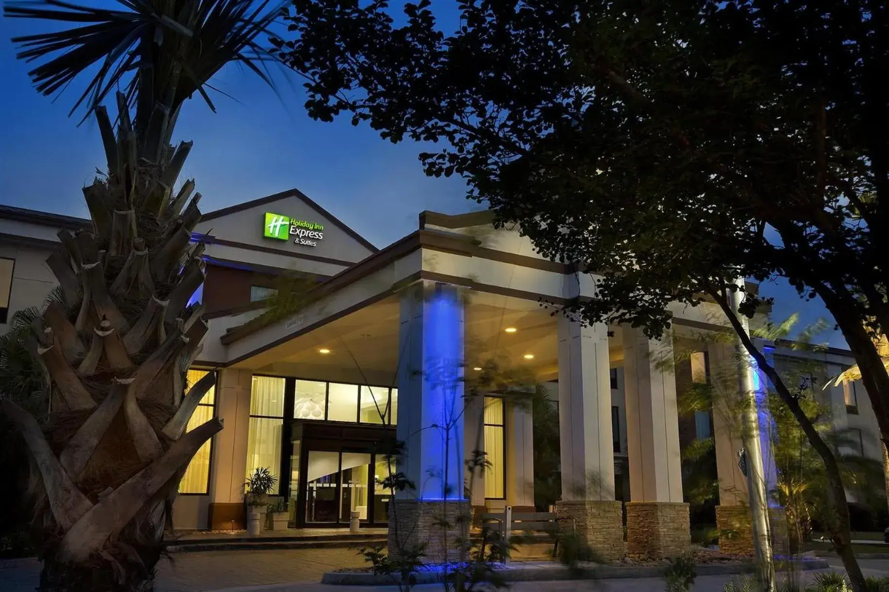 Property building in Holiday Inn Express and Suites New Orleans Airport by IHG Property building in Holiday Inn Express and Suites New Orleans Airport by IHG