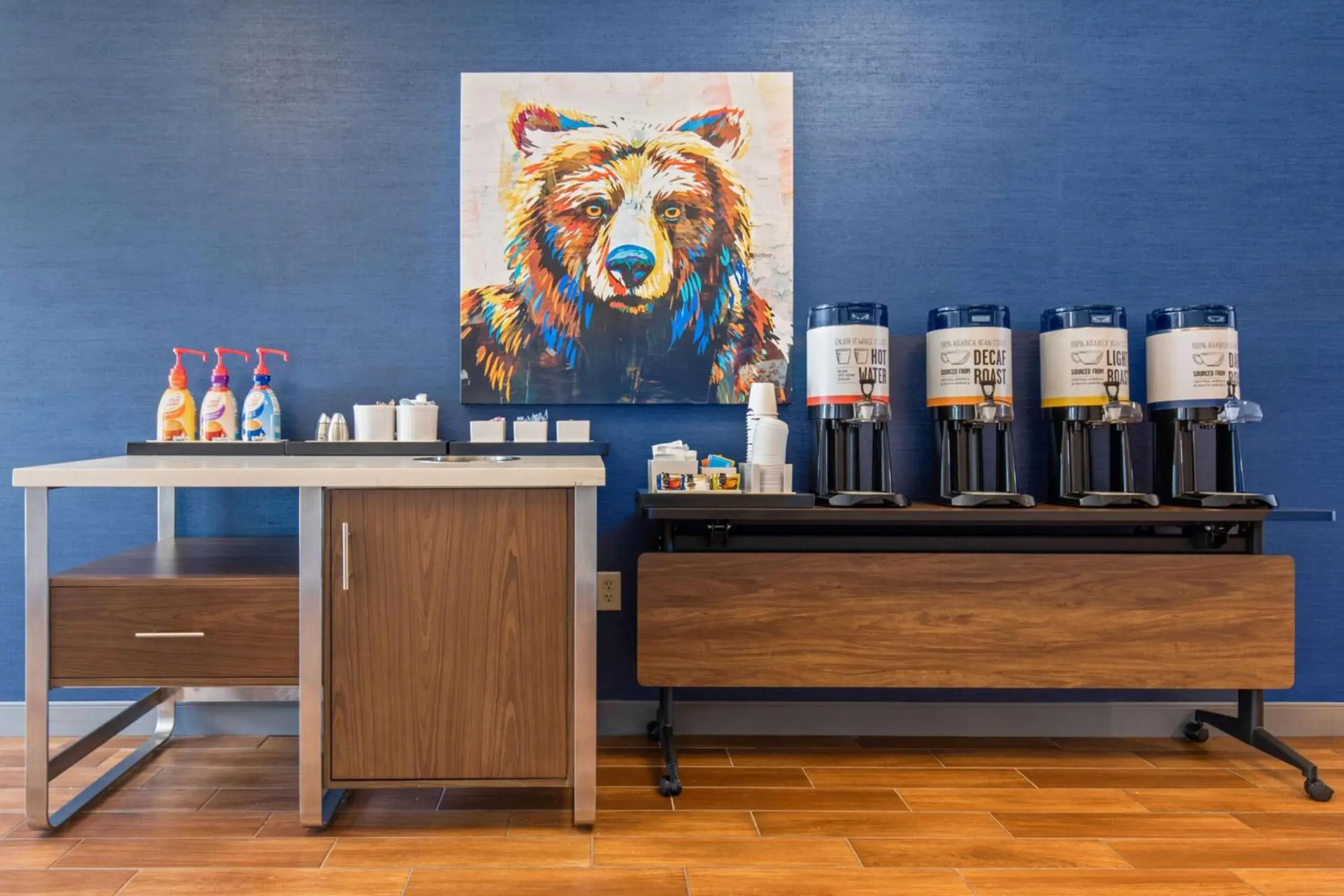 Breakfast in Hampton Inn & Suites Greeley Breakfast in Hampton Inn & Suites Greeley