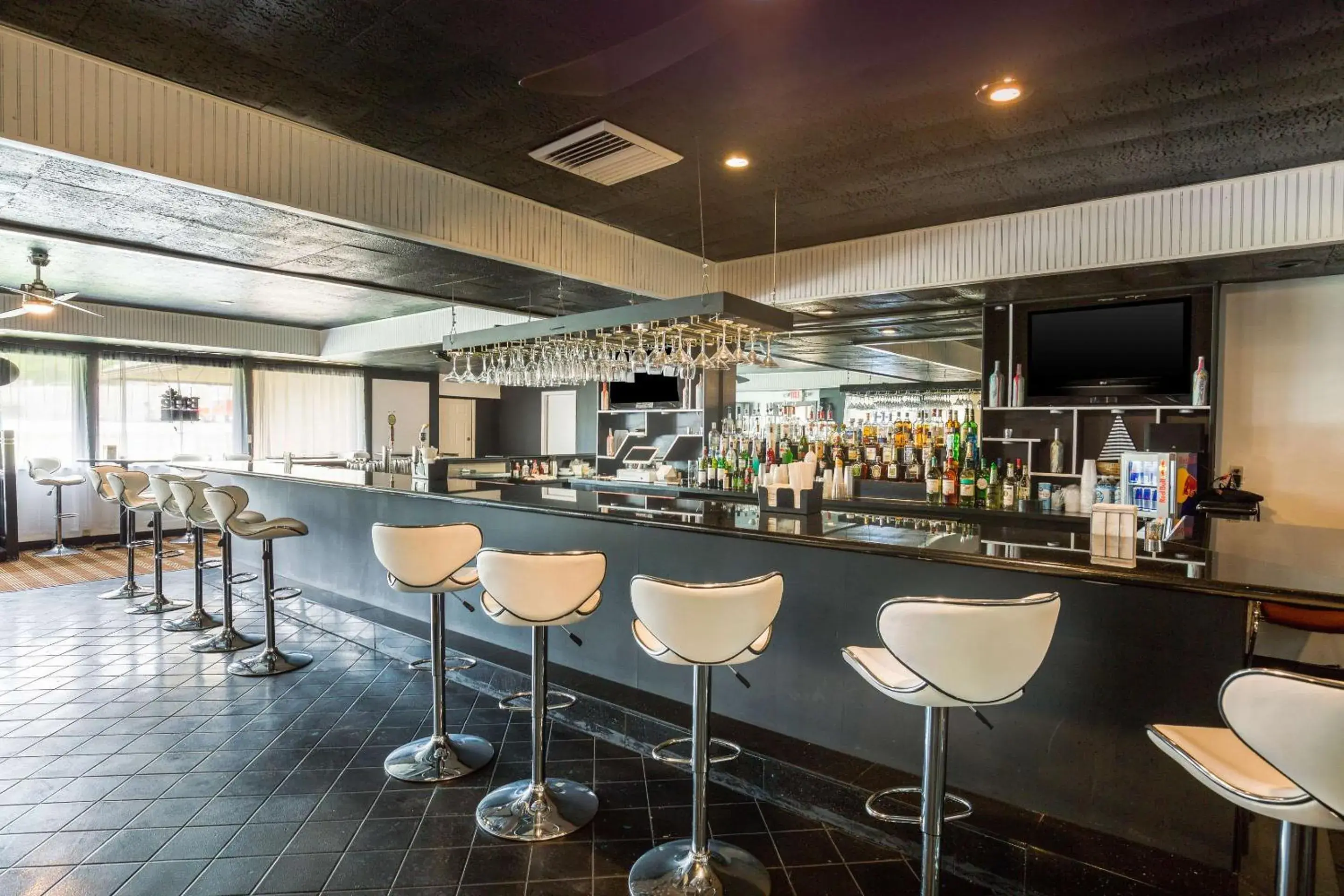 Lounge or bar, Lounge/Bar in Clarion Inn & Suites Stroudsburg - Poconos