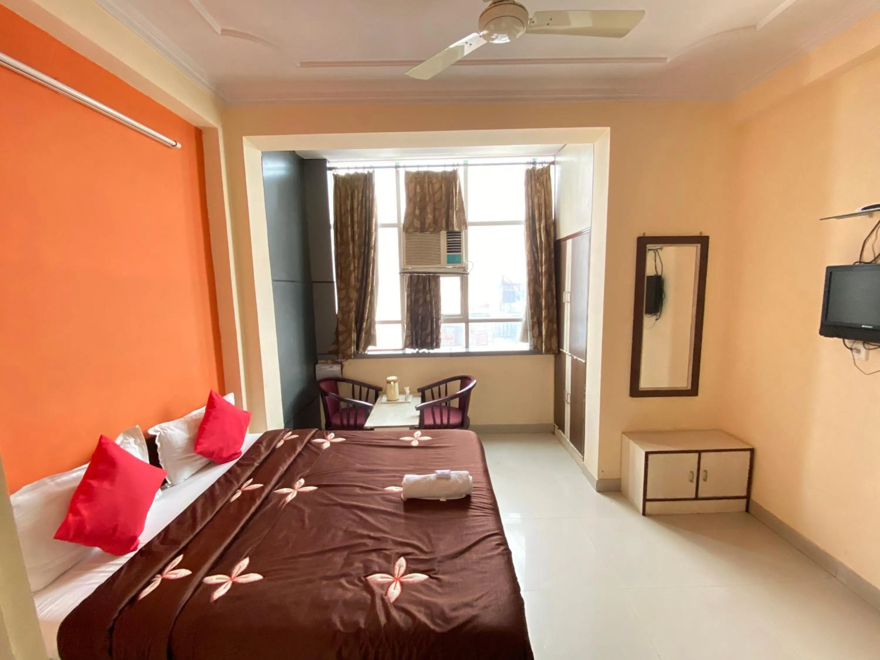 TV and multimedia, Bed in Hotel Bony Sunrise