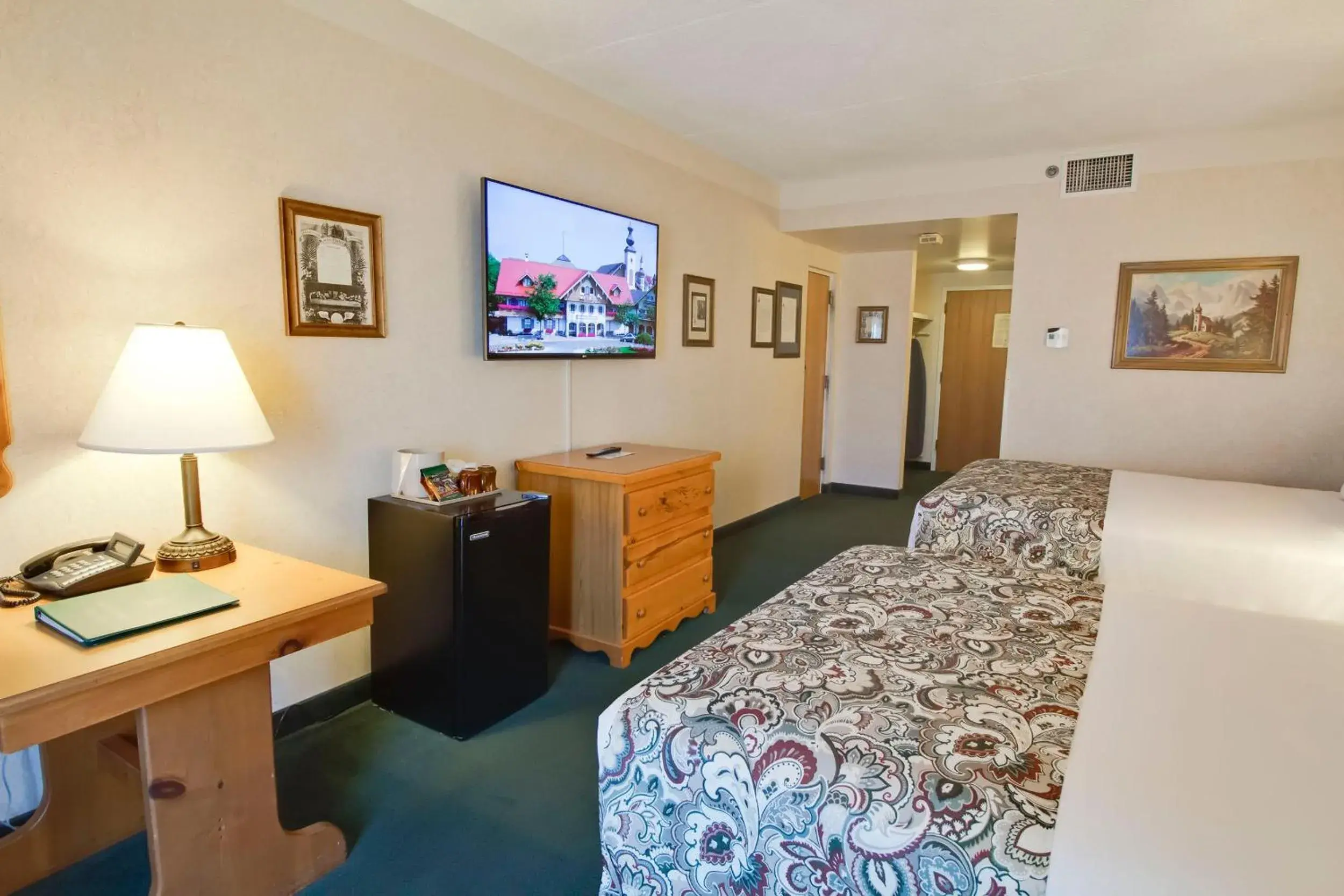 Bed in Bavarian Inn Lodge Bed in Bavarian Inn Lodge