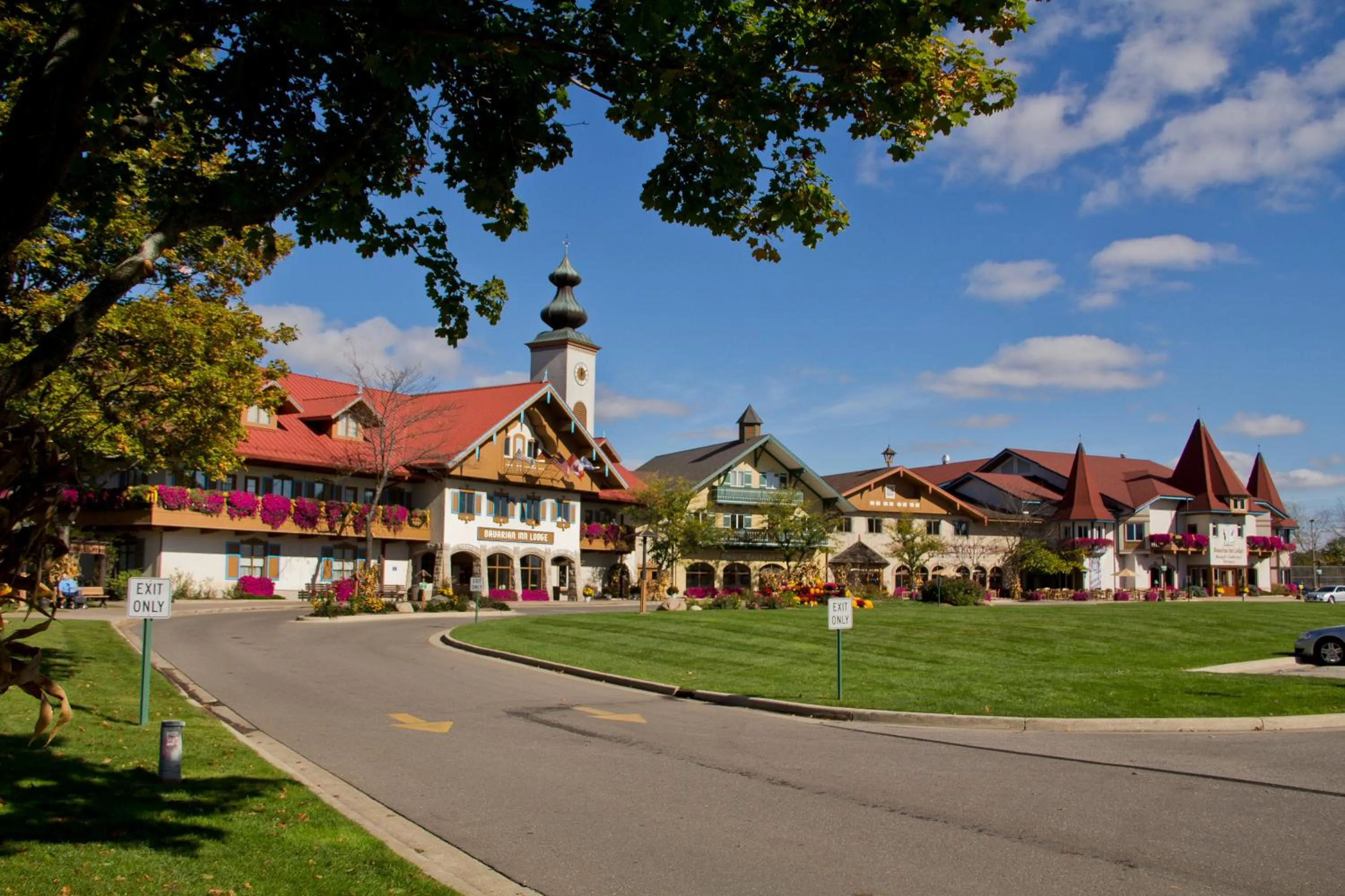 Property building in Bavarian Inn Lodge
