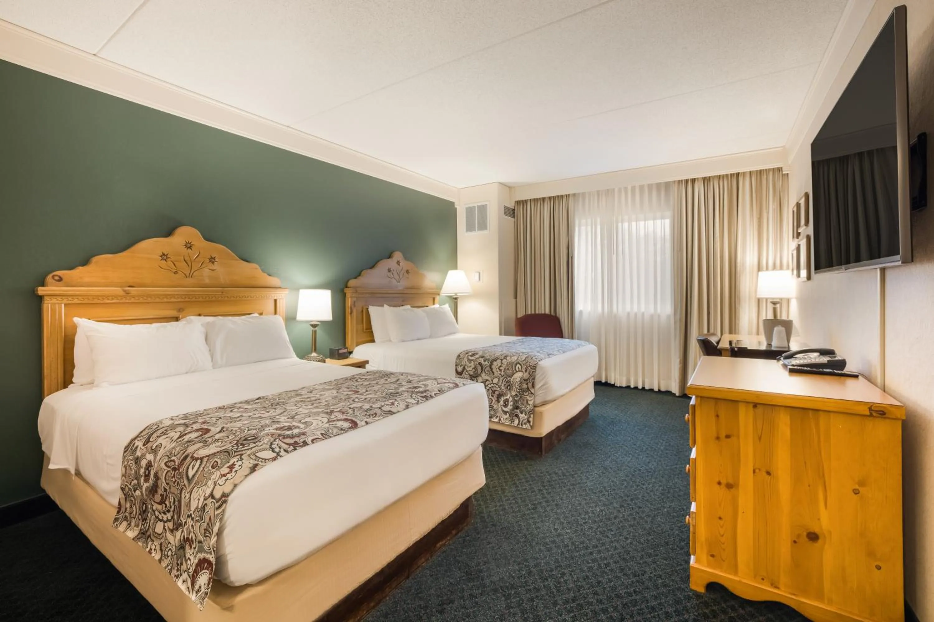 Bed in Bavarian Inn Lodge