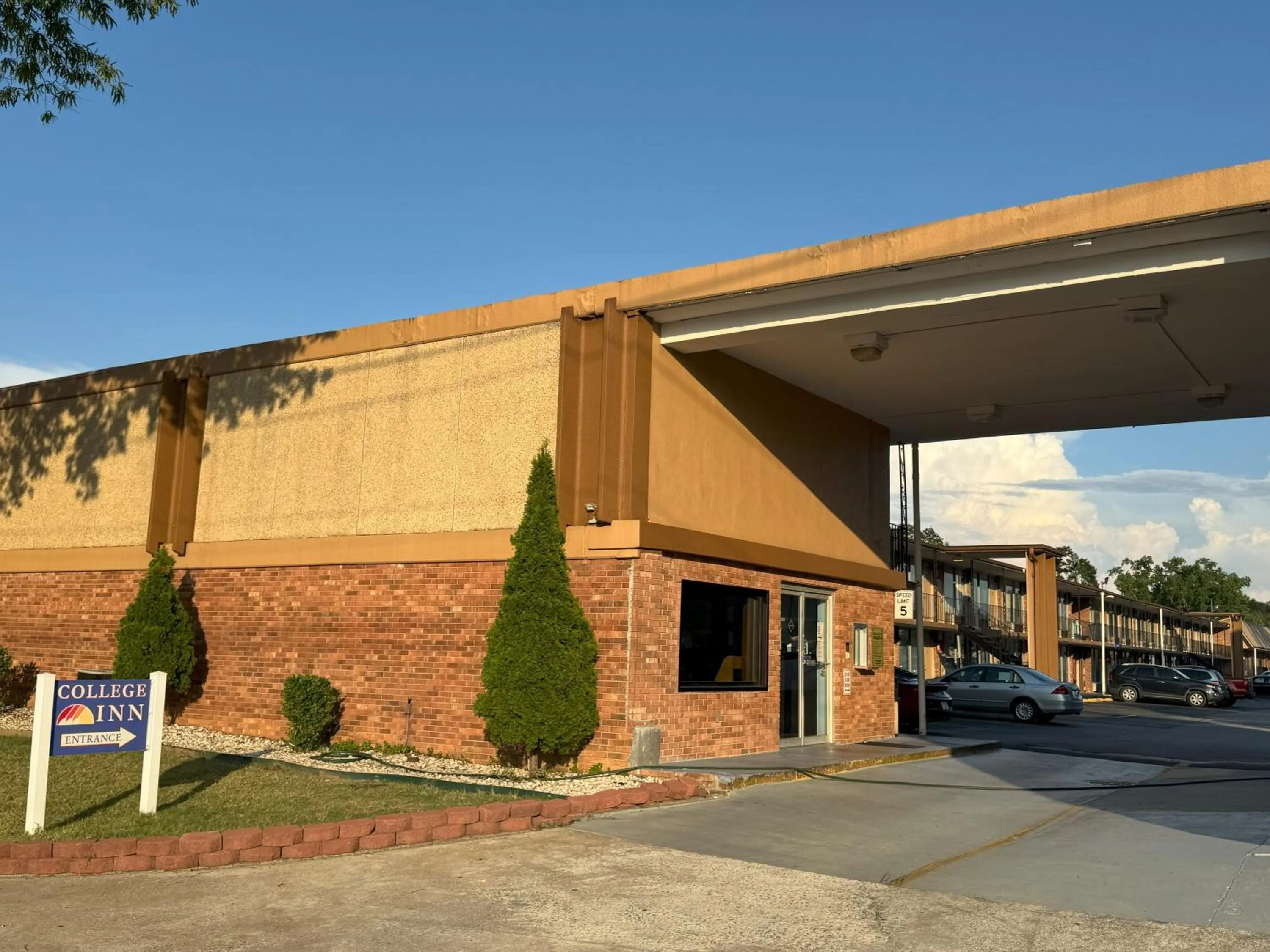 Property building in College Inn Spartanburg