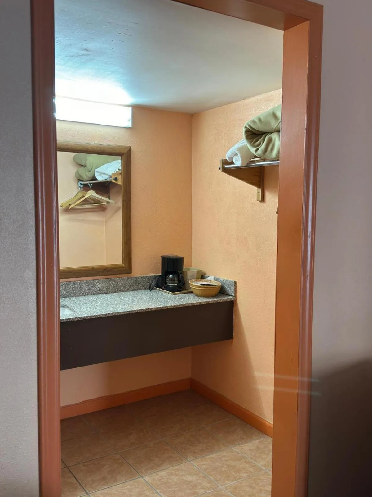 Coffee/tea facilities in College Inn Spartanburg