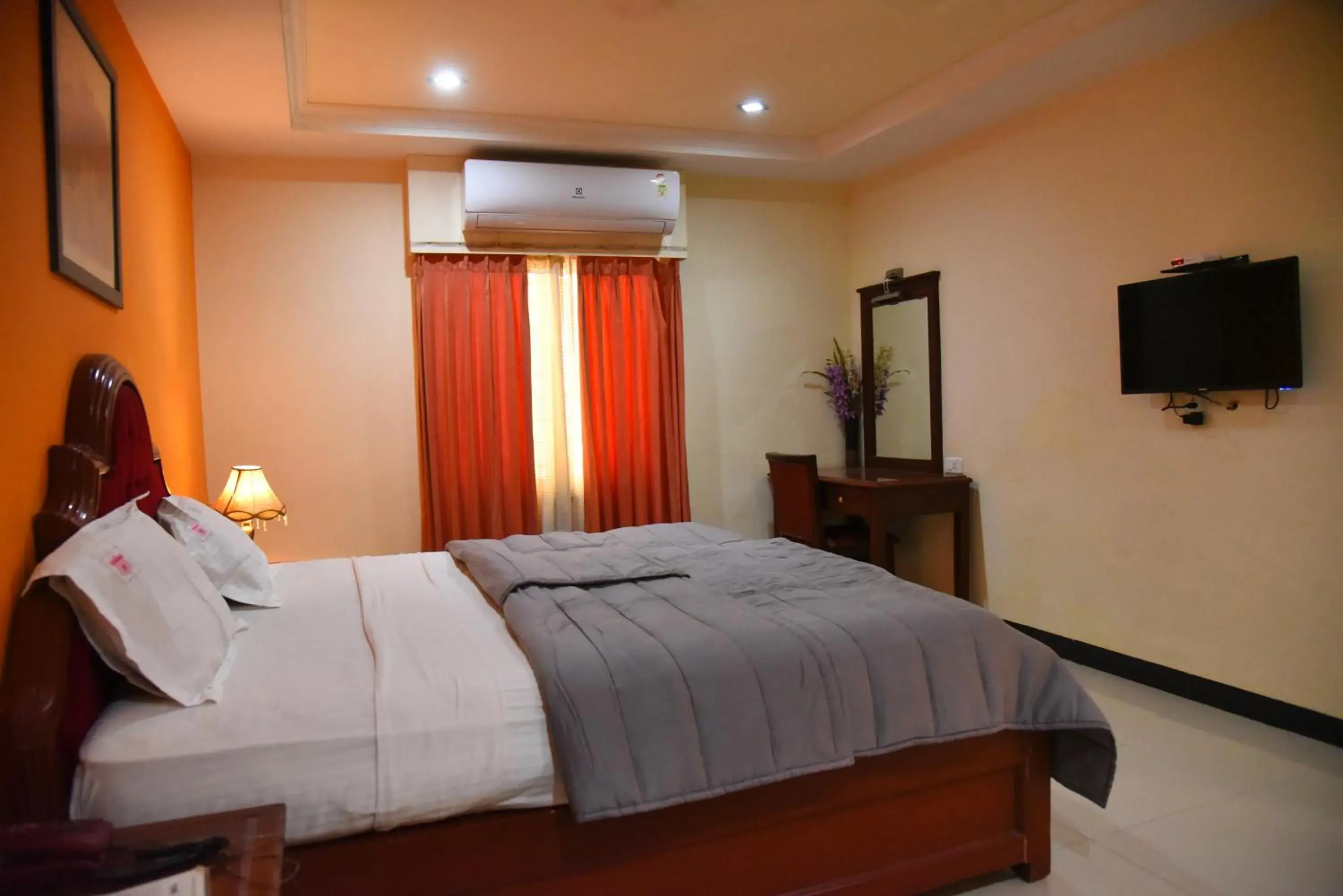 Bedroom, Bed in Hotel Subhalakshmi Palace Bedroom, Bed in Hotel Subhalakshmi Palace