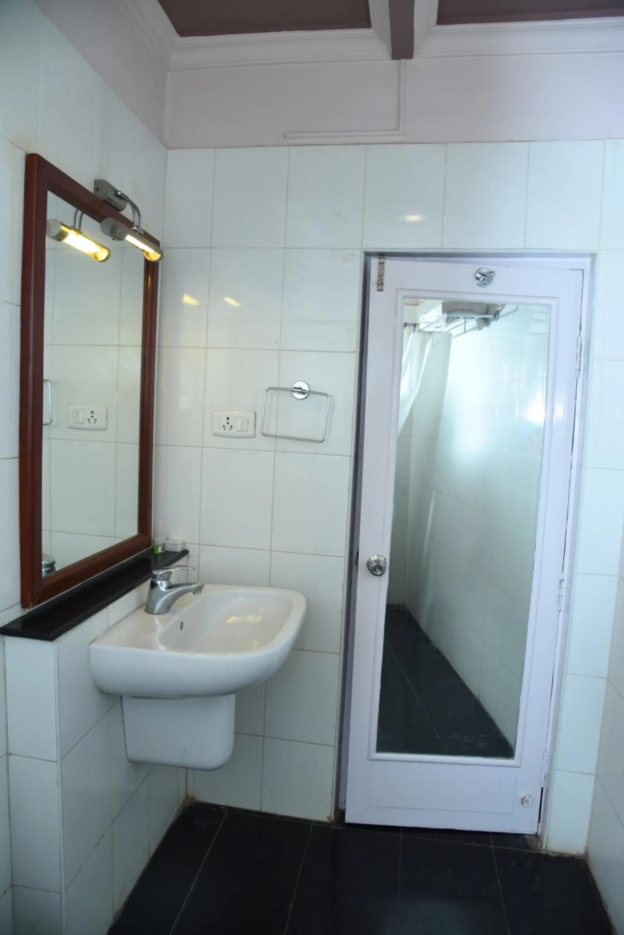 Bathroom in Hotel Subhalakshmi Palace