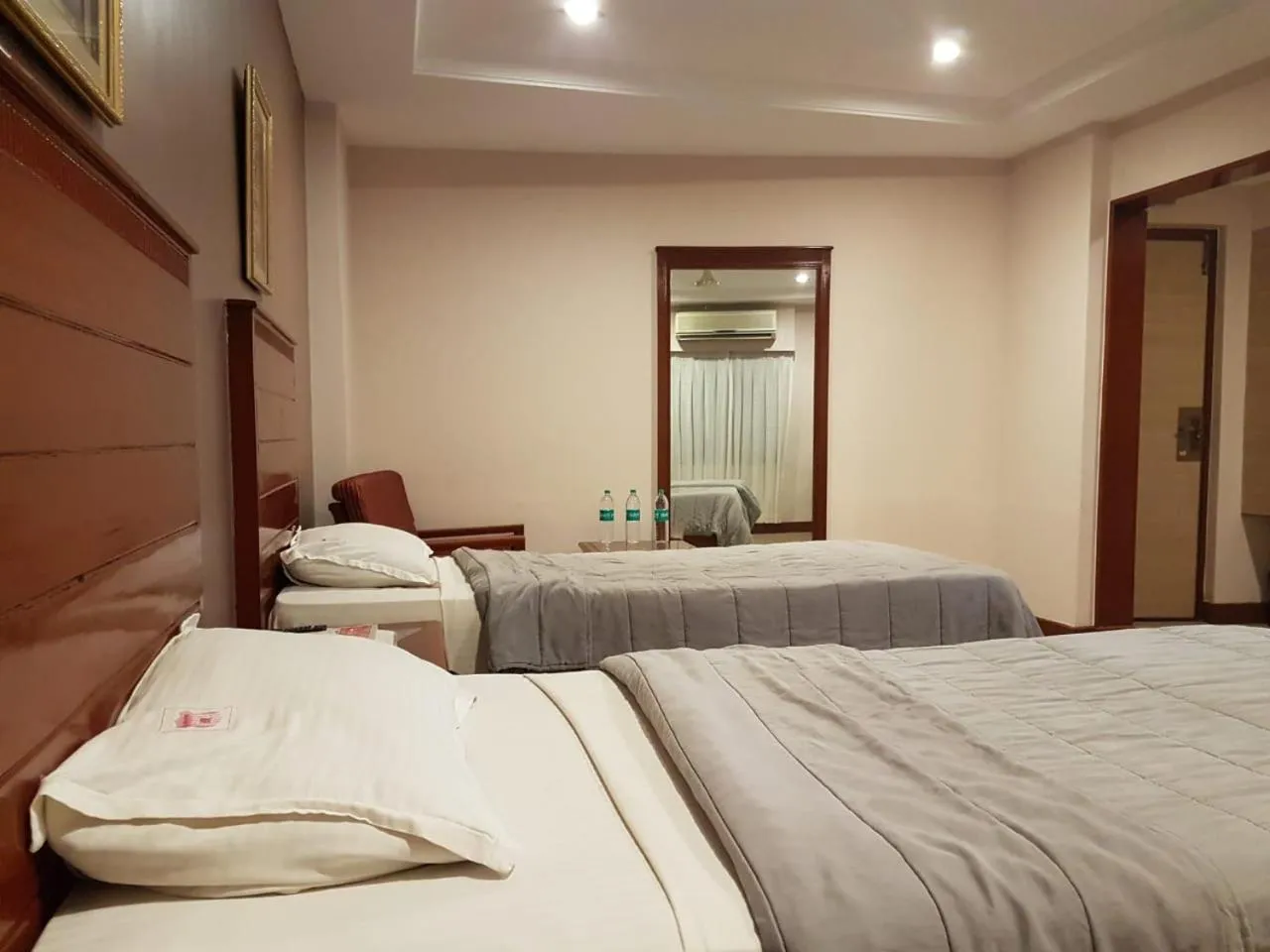 Bedroom, Bed in Hotel Subhalakshmi Palace