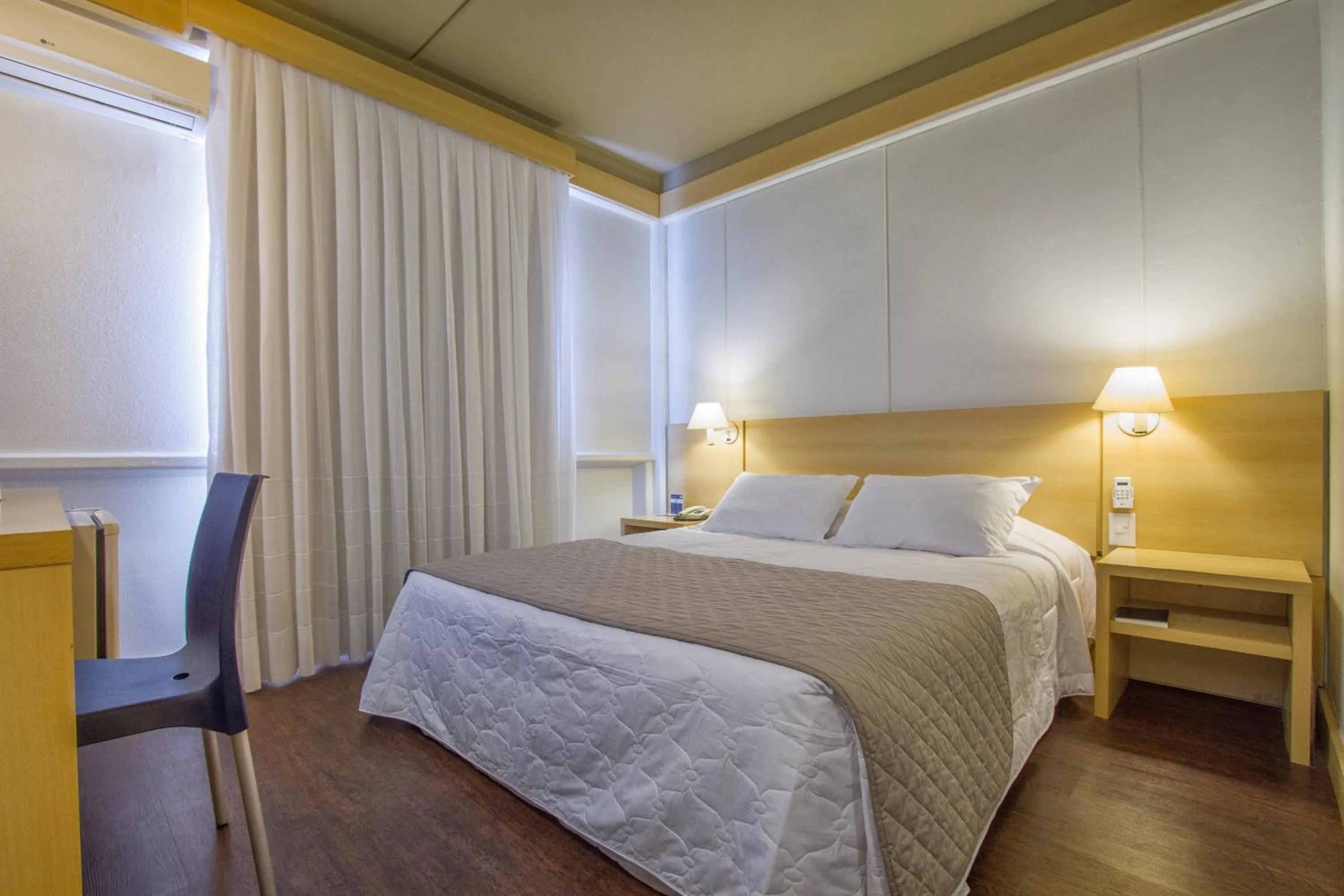 Bed in Le CanarD Joinville