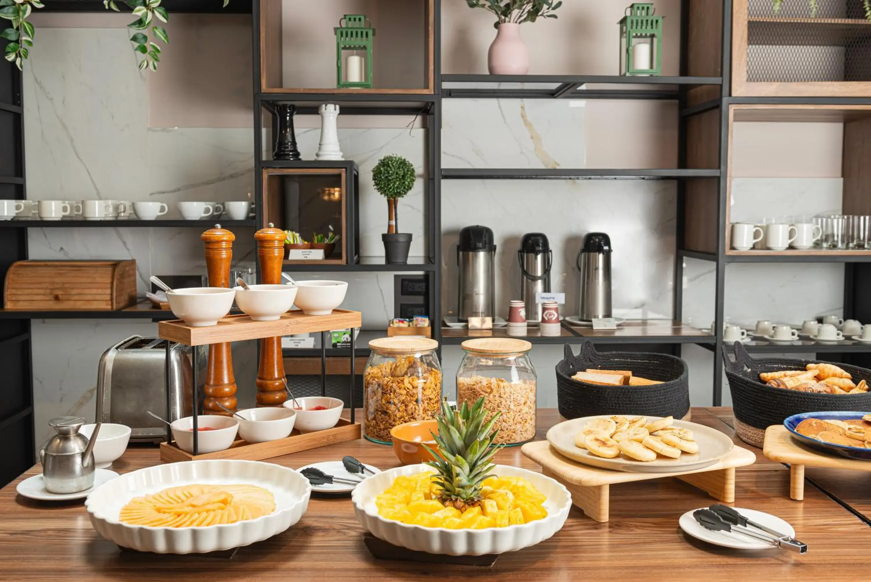 Breakfast in Hotel Viaggio Nueve Tres Breakfast in Hotel Viaggio Nueve Tres