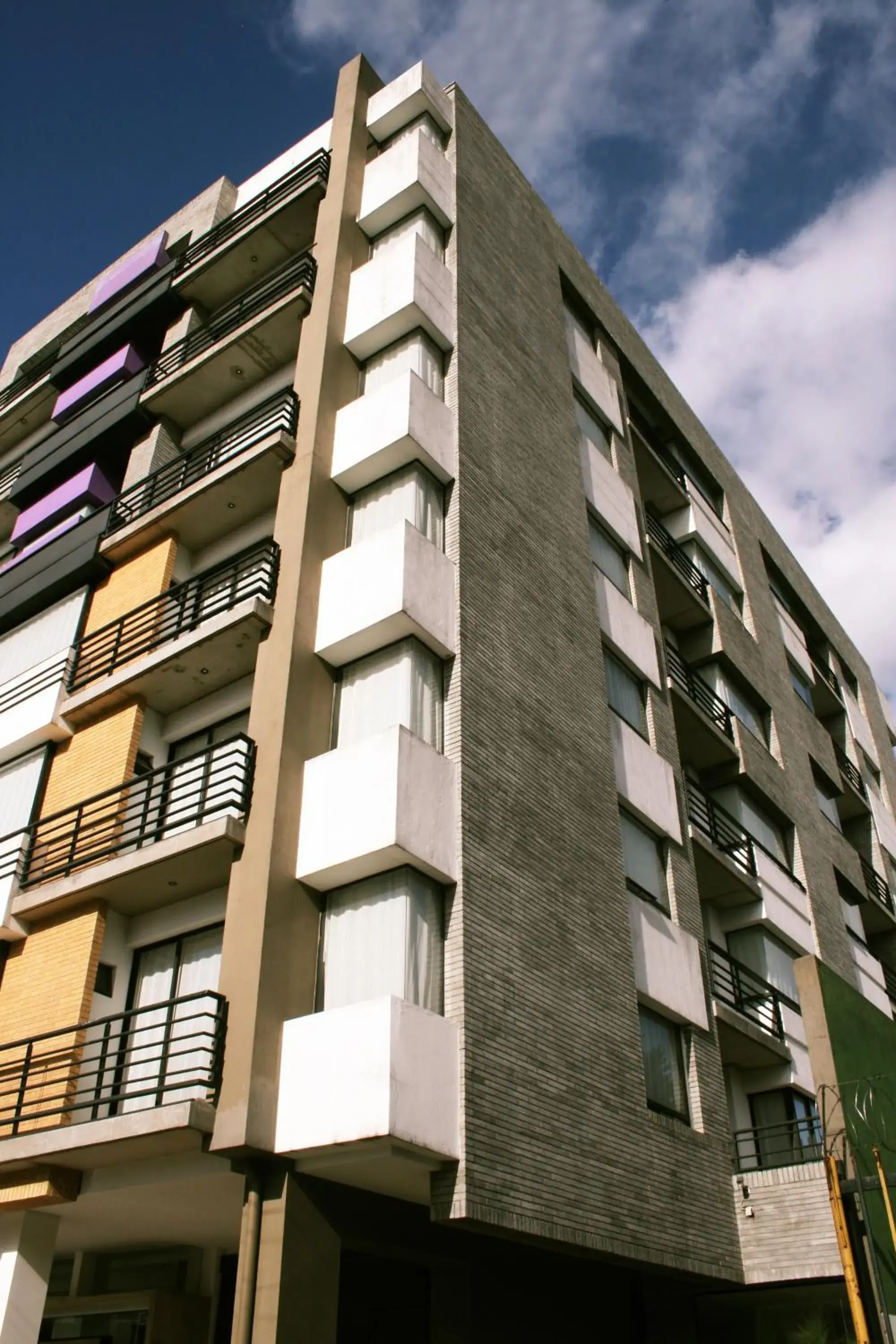 Facade/entrance in Hotel Viaggio Nueve Tres Facade/entrance in Hotel Viaggio Nueve Tres