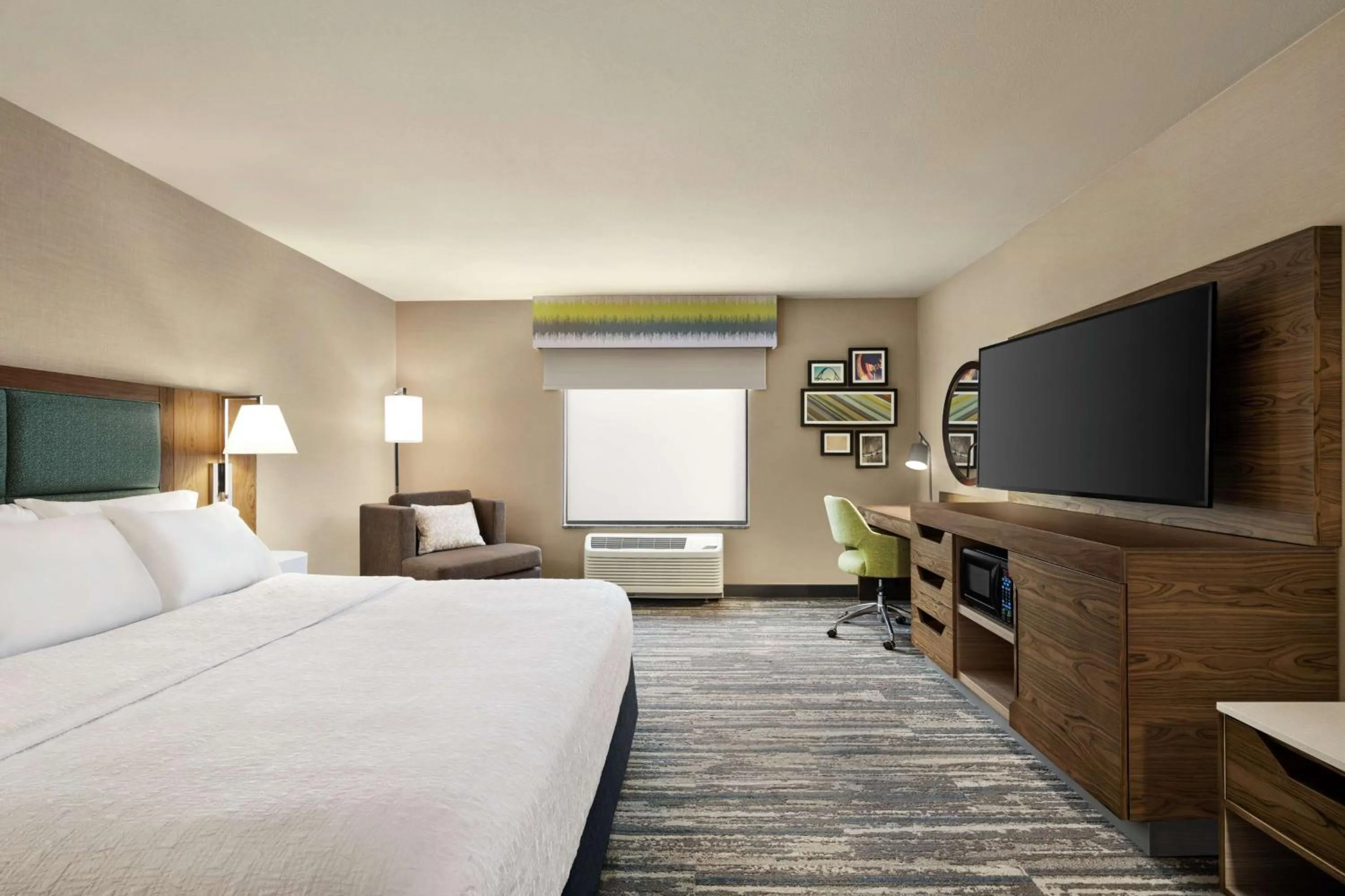 Bedroom, Bed in Hampton Inn & Suites Tacoma/Puyallup