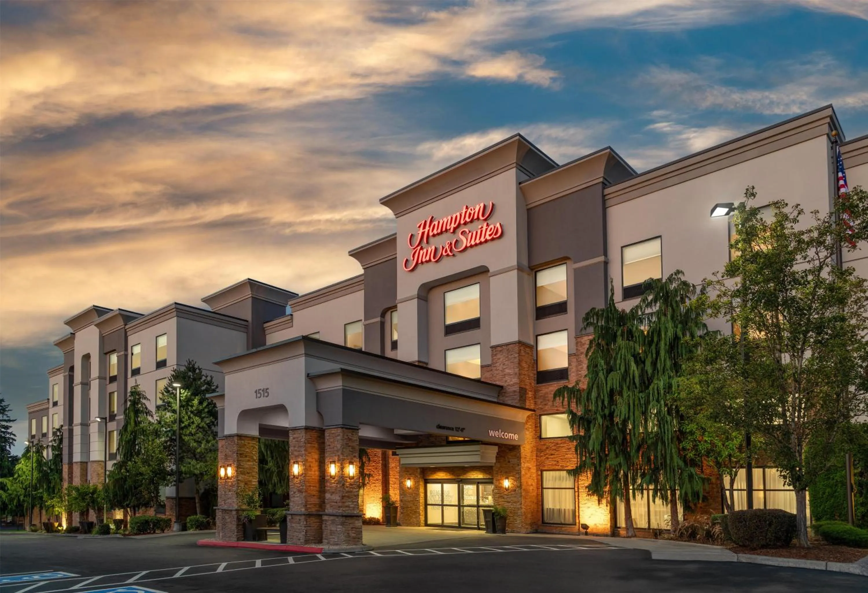 Property building in Hampton Inn & Suites Tacoma/Puyallup