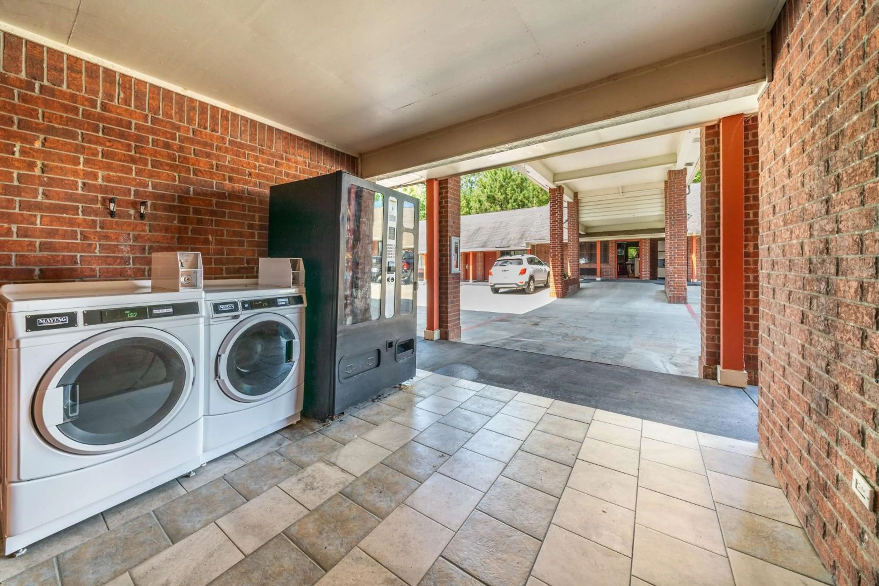 laundry in Best Western Inn of Jasper