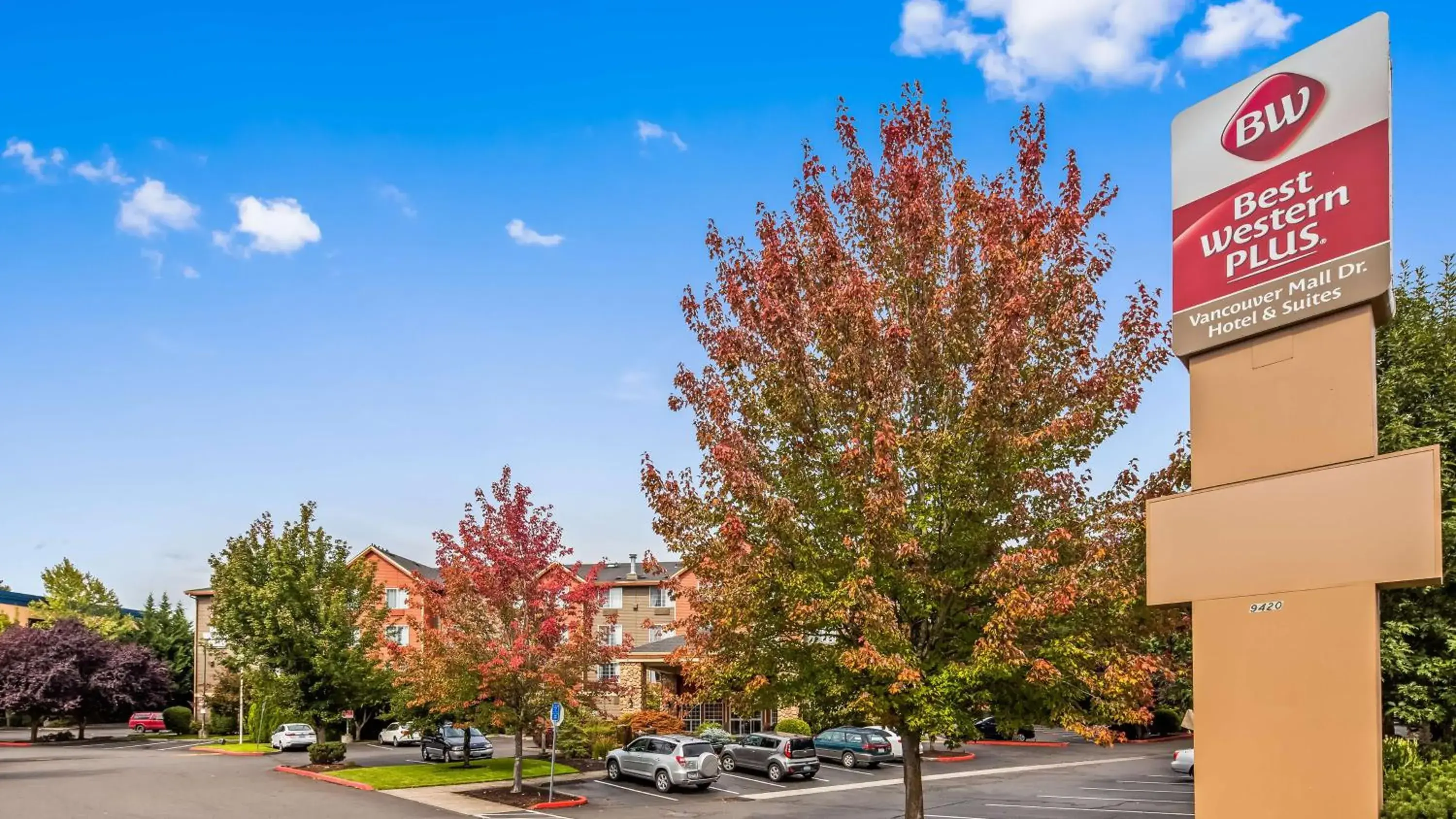 Property building in Best Western PLUS Vancouver Mall Drive Property building in Best Western PLUS Vancouver Mall Drive