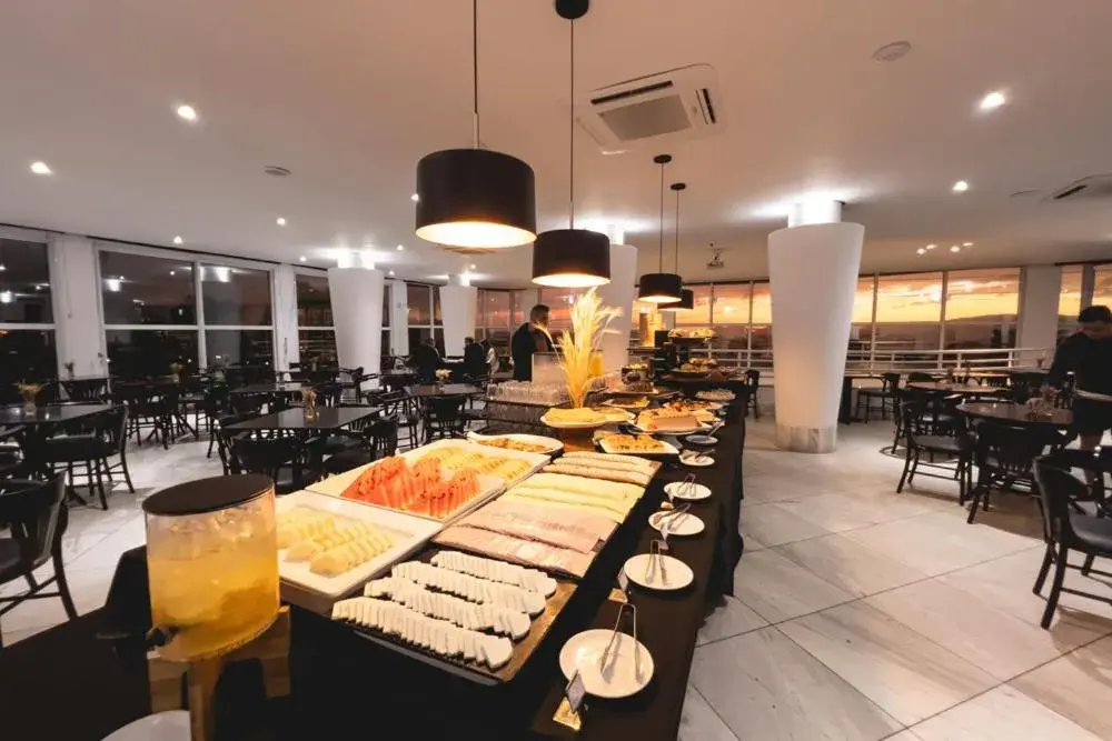 Breakfast in Favorita Golden Hotel e Eventos Breakfast in Favorita Golden Hotel e Eventos
