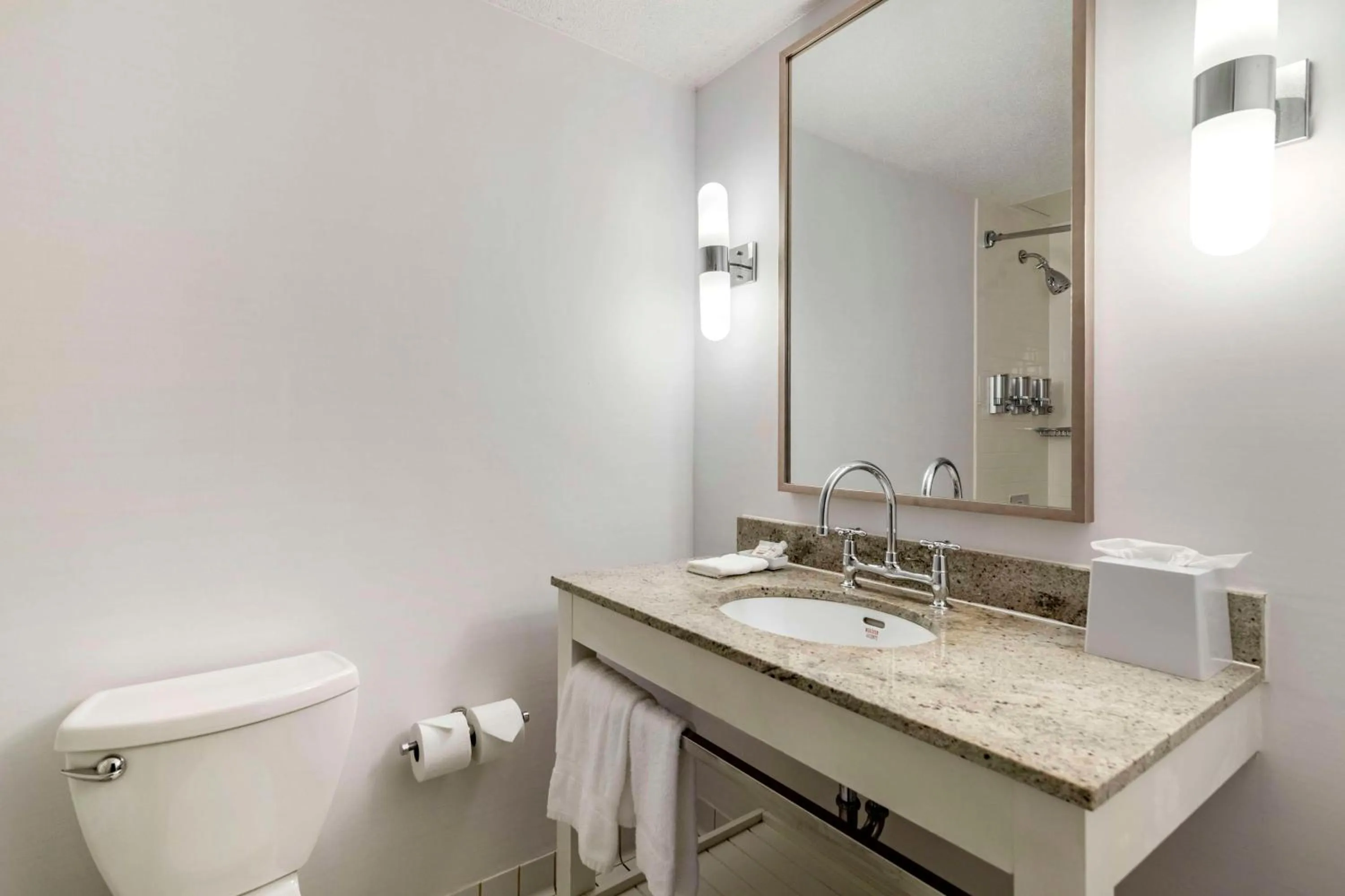 Toilet in Bangor Aviator Hotel BW Premier Collection